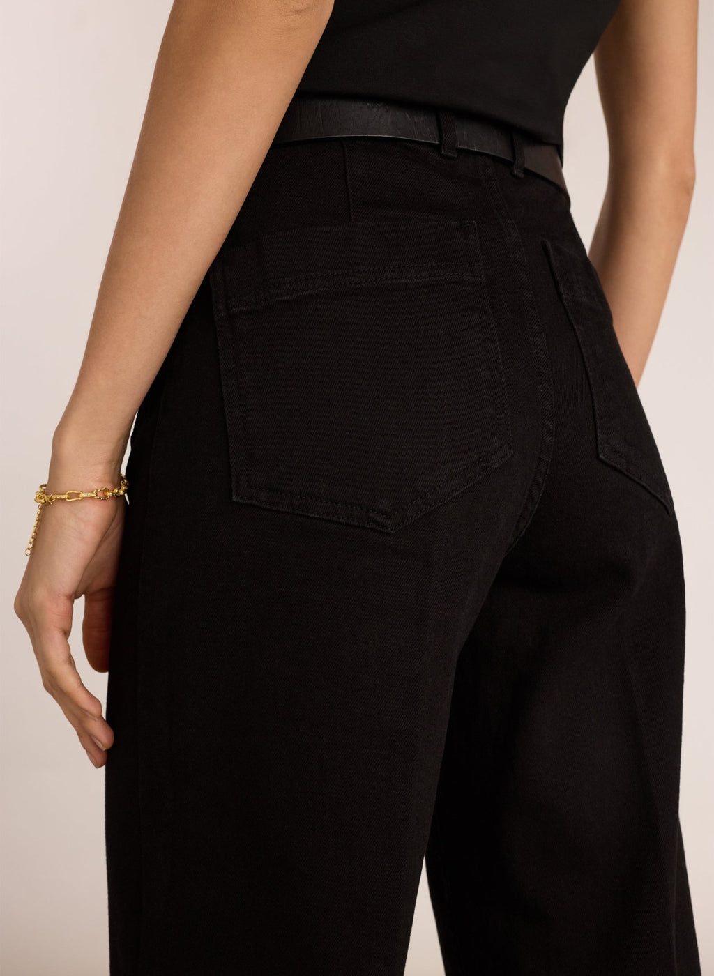 Jena Organic Wide Crop Jeans - Washed Black Baukjen