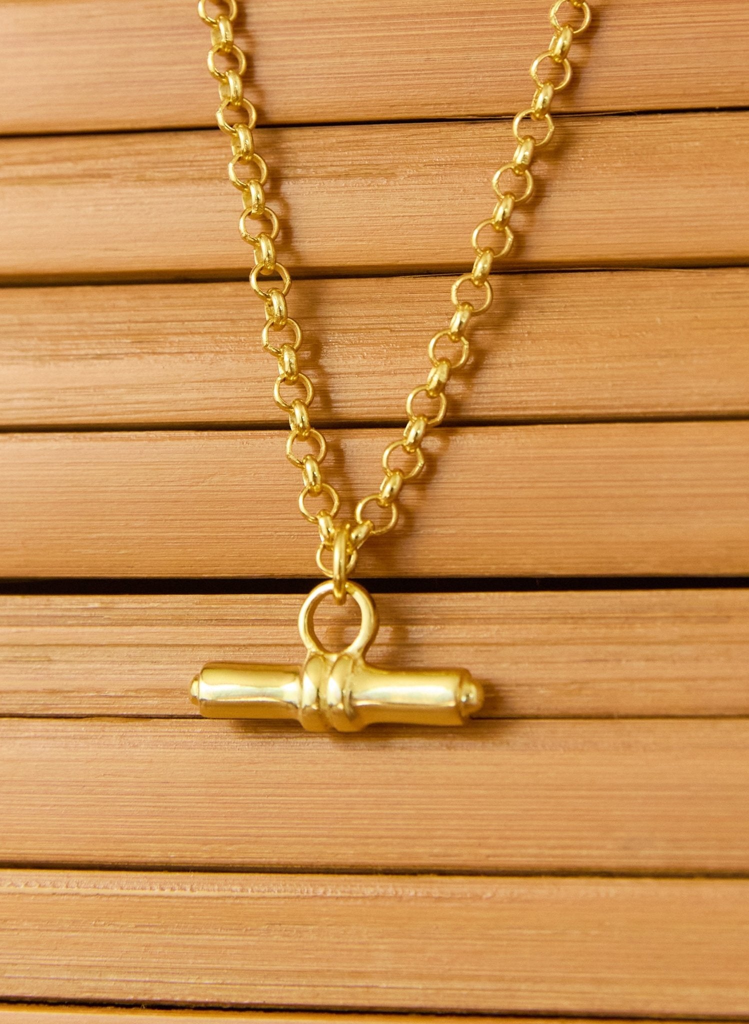 Juliette T - bar Necklace - Gold Baukjen