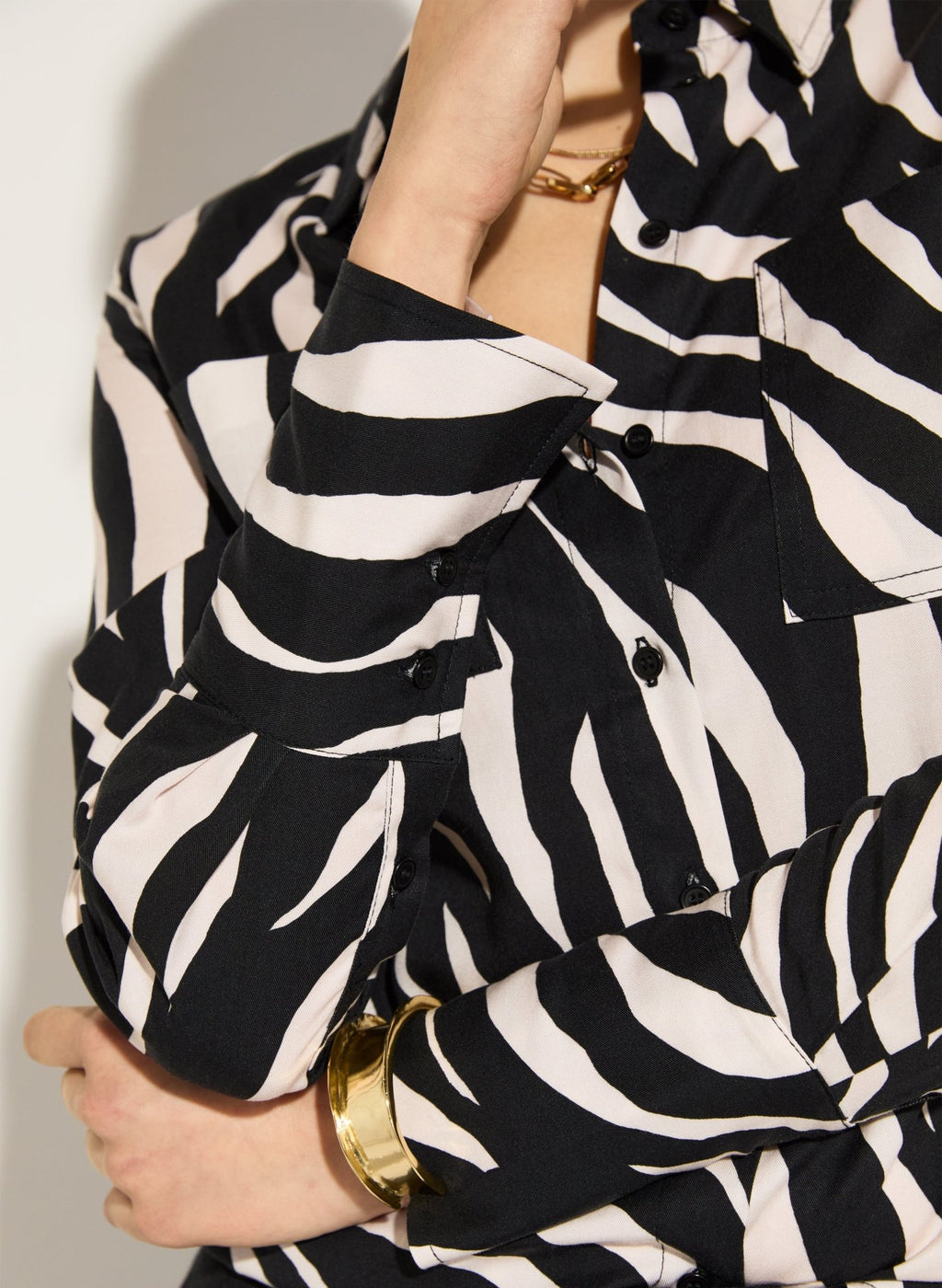 Kamilah Shirt with Tencel™ - Black Zebra Baukjen