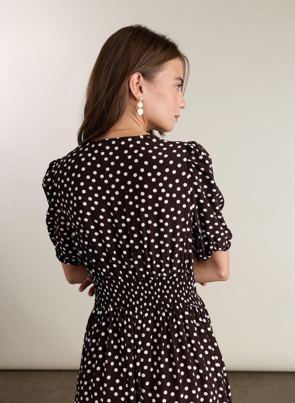 Lina Waist-Cinching Dress - Dark Chocolate Polka Baukjen