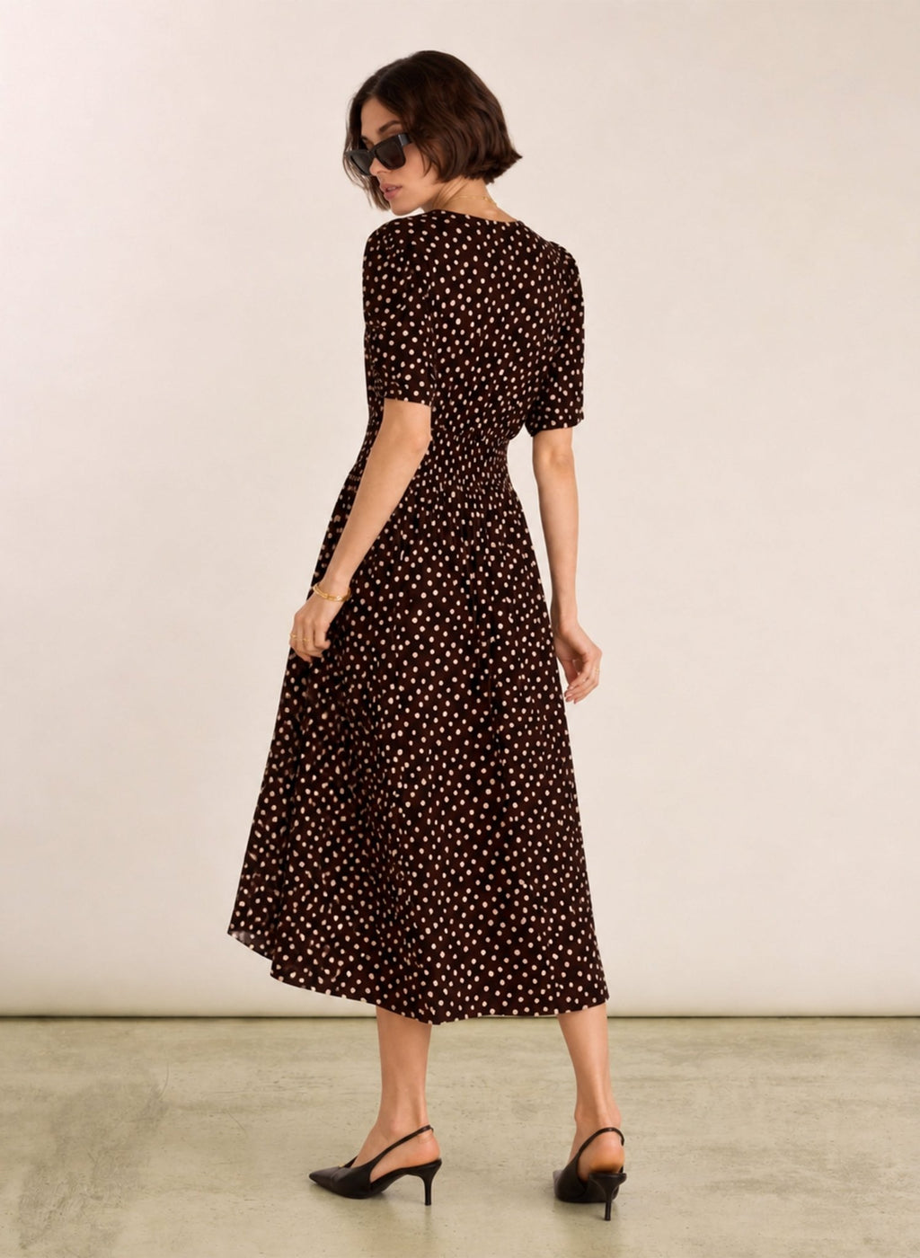 Lina Waist - Cinching Dress - Dark Chocolate Polka Baukjen