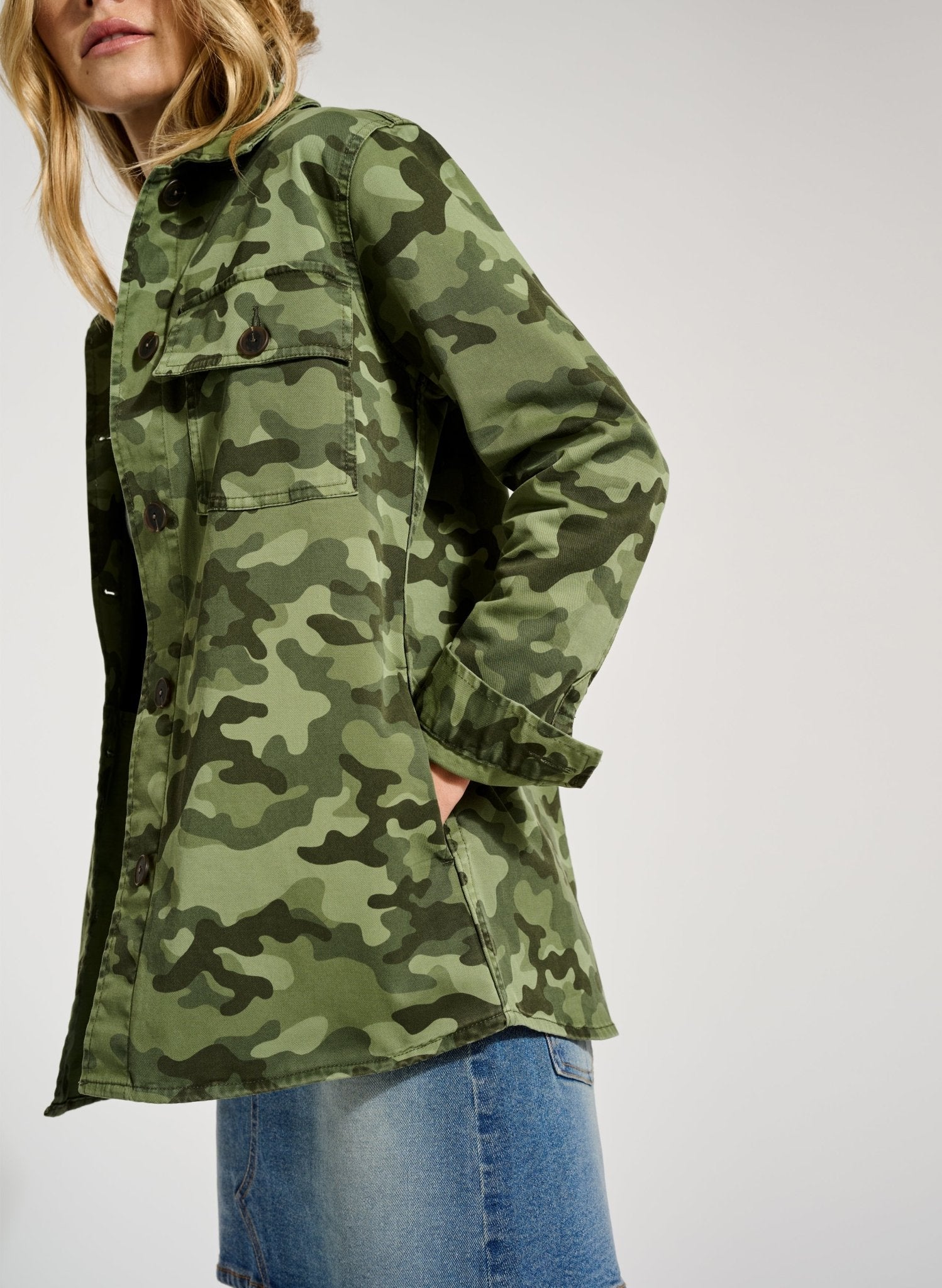 Liz Cotton Jacket - Khaki Camouflage Print Baukjen