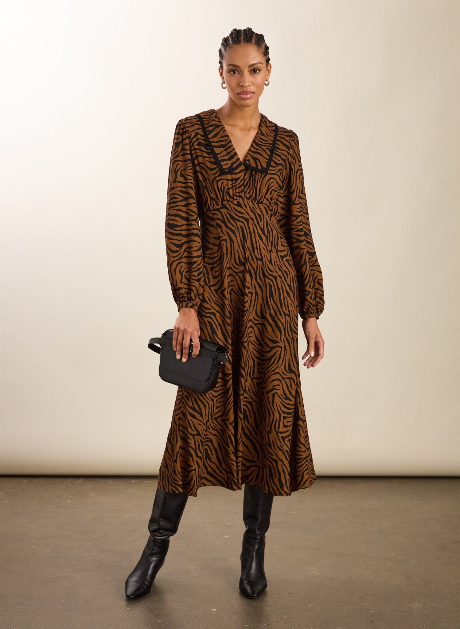 Lorelai Printed Midi Dress - Chocolate Tiger Baukjen