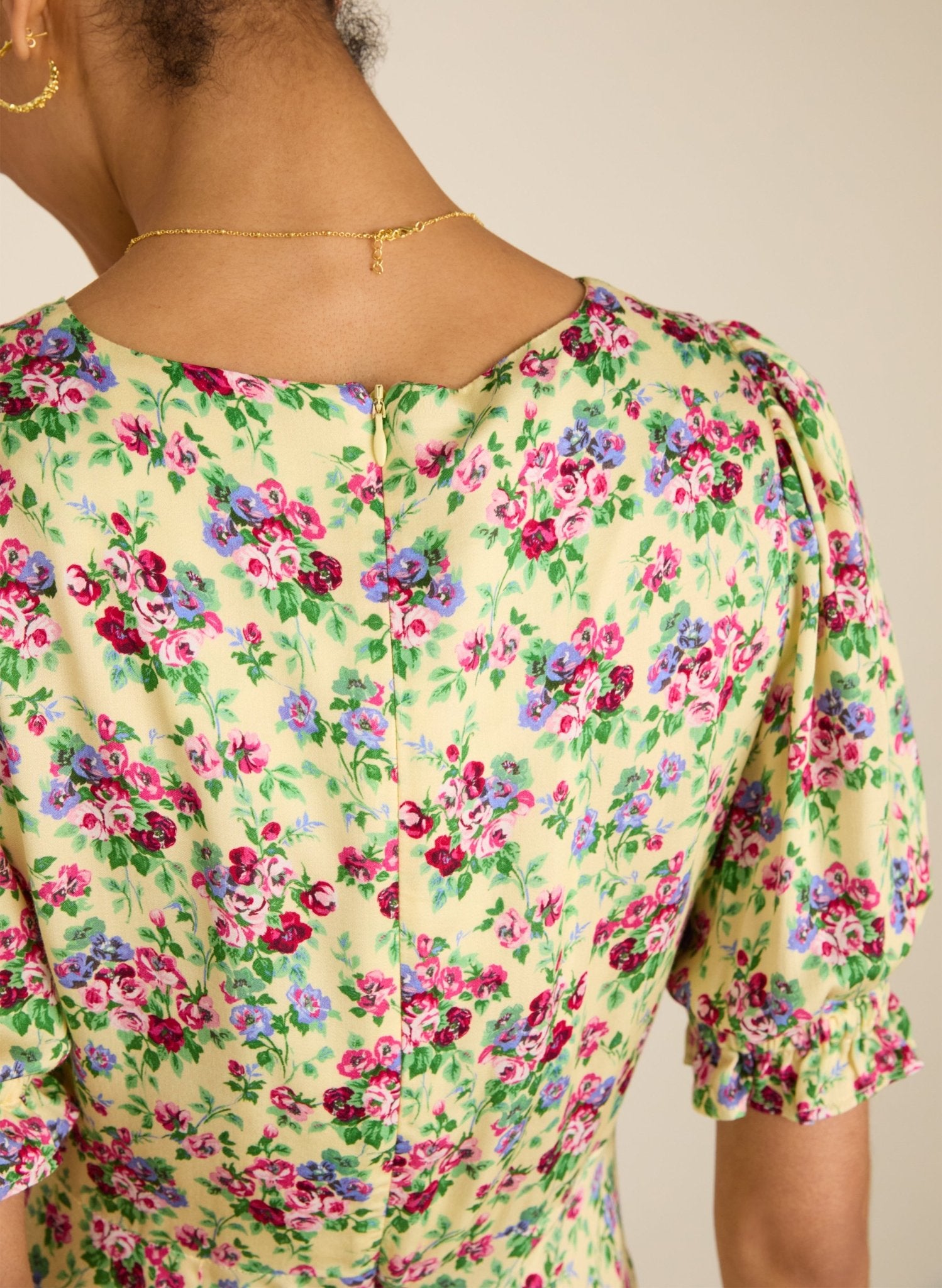 Lottie Satin Midi Tea Dress - Butter Floral Baukjen