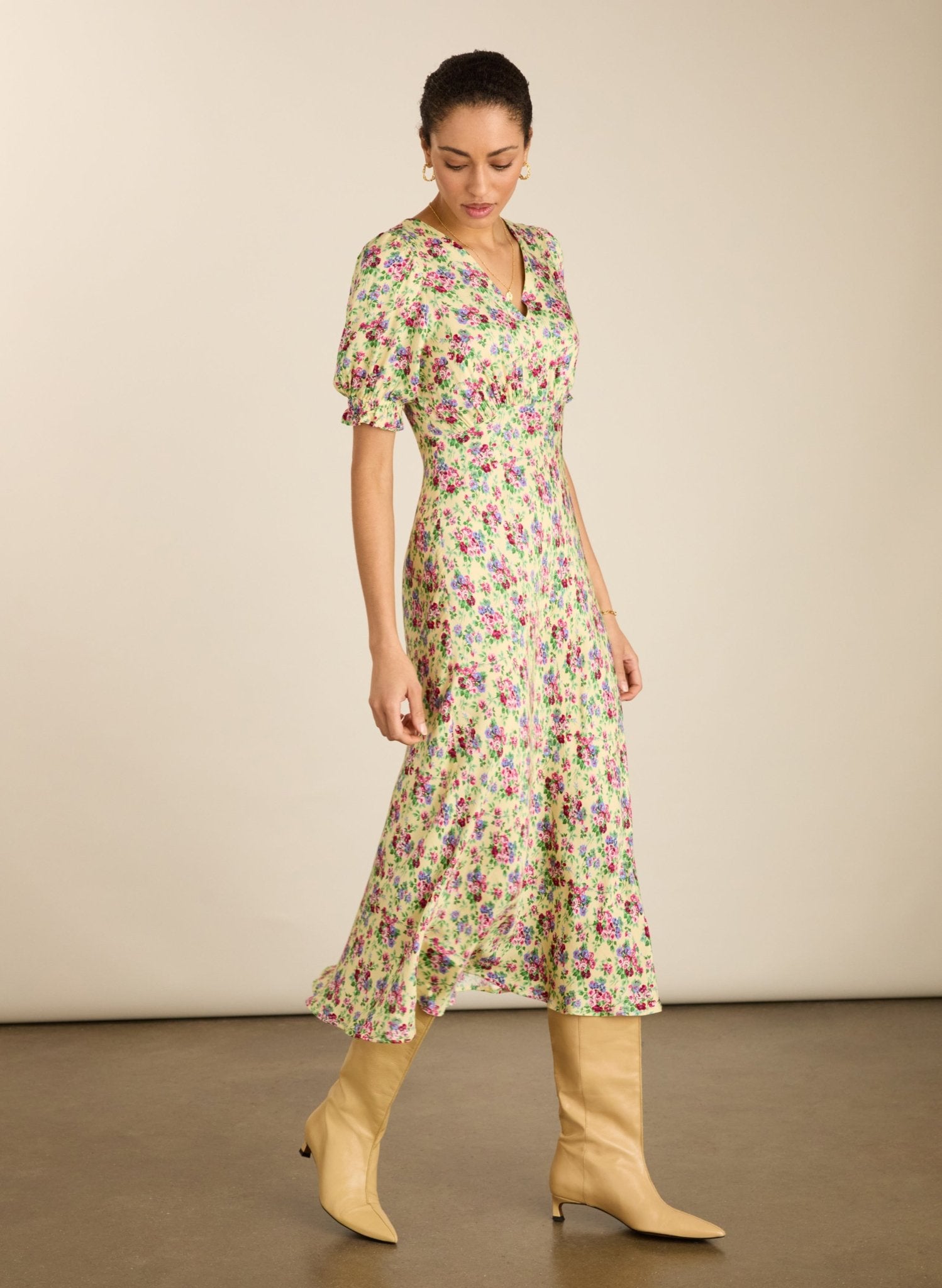 Lottie Satin Midi Tea Dress - Butter Floral Baukjen