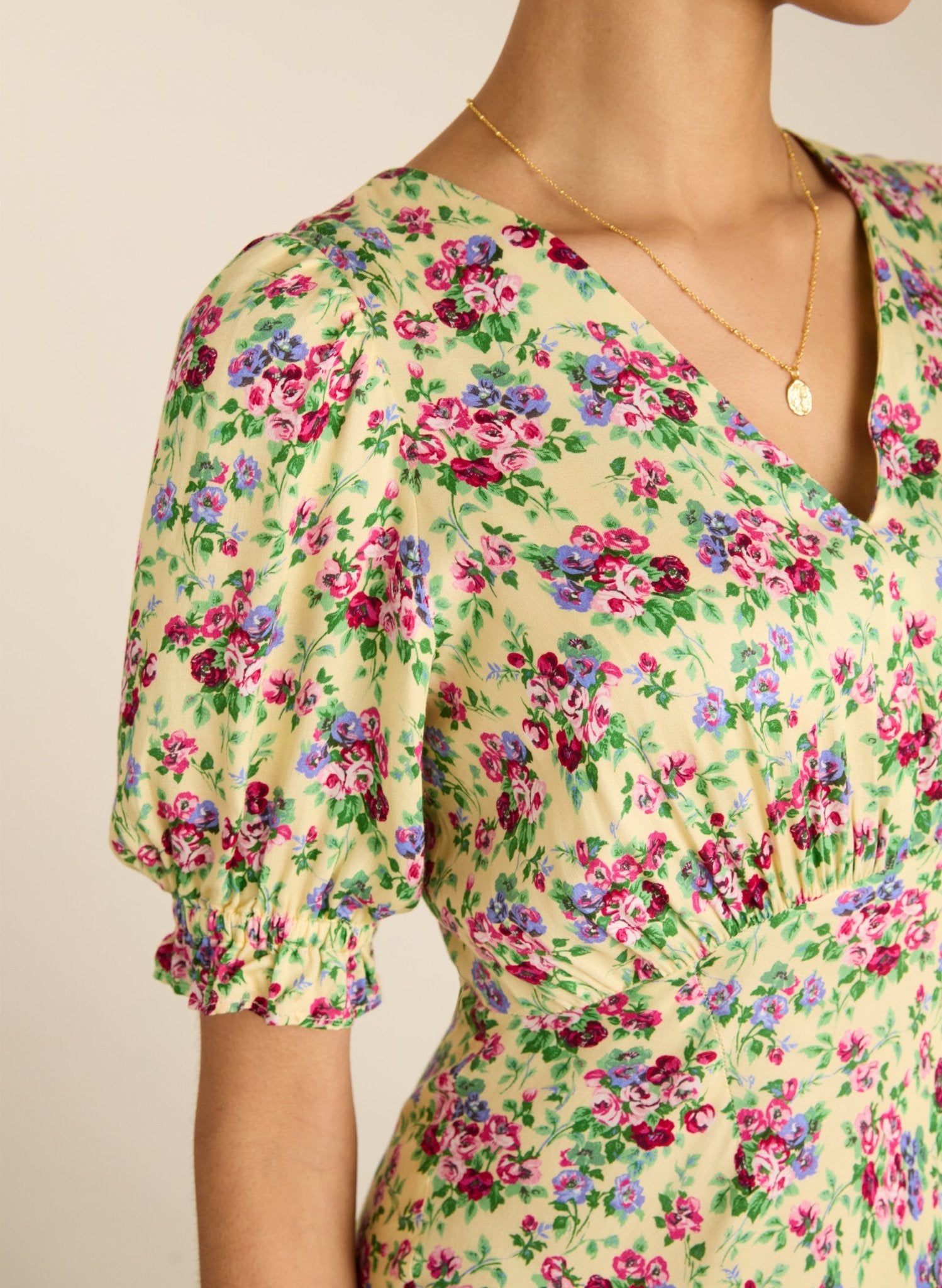 Lottie Satin Midi Tea Dress - Butter Floral Baukjen