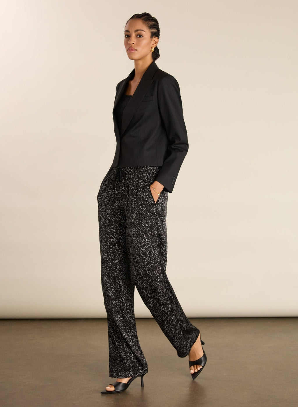 Mandy Printed Satin Trousers - Black Mini Spot Baukjen