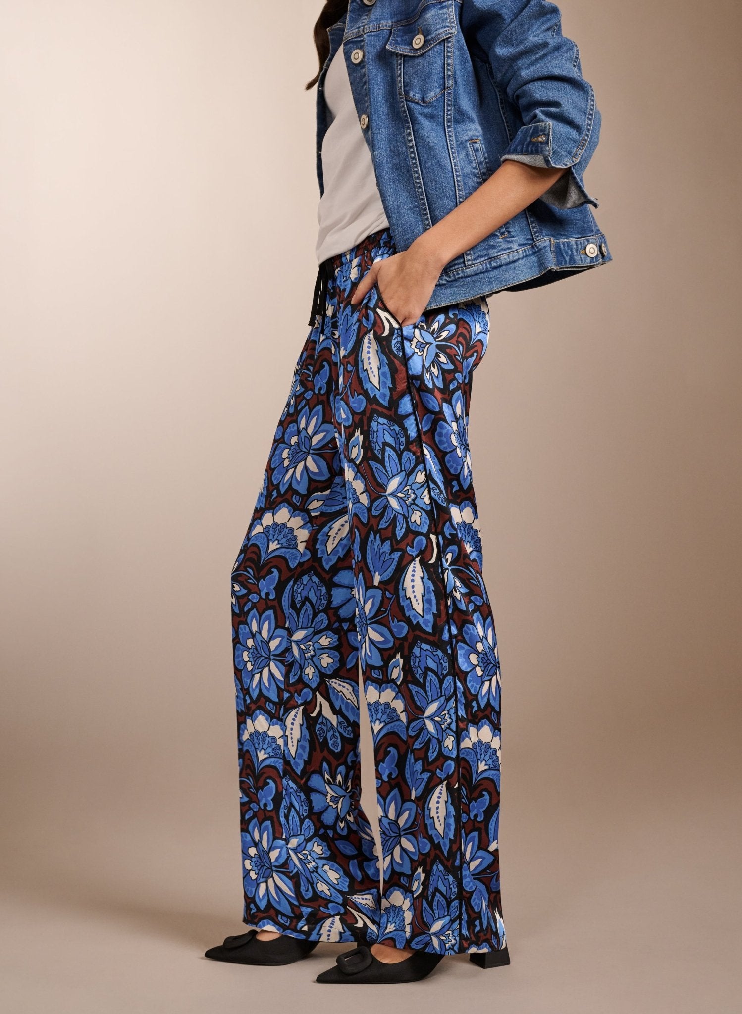 Mandy Printed Satin Trousers - Blue Floral Saraca Baukjen