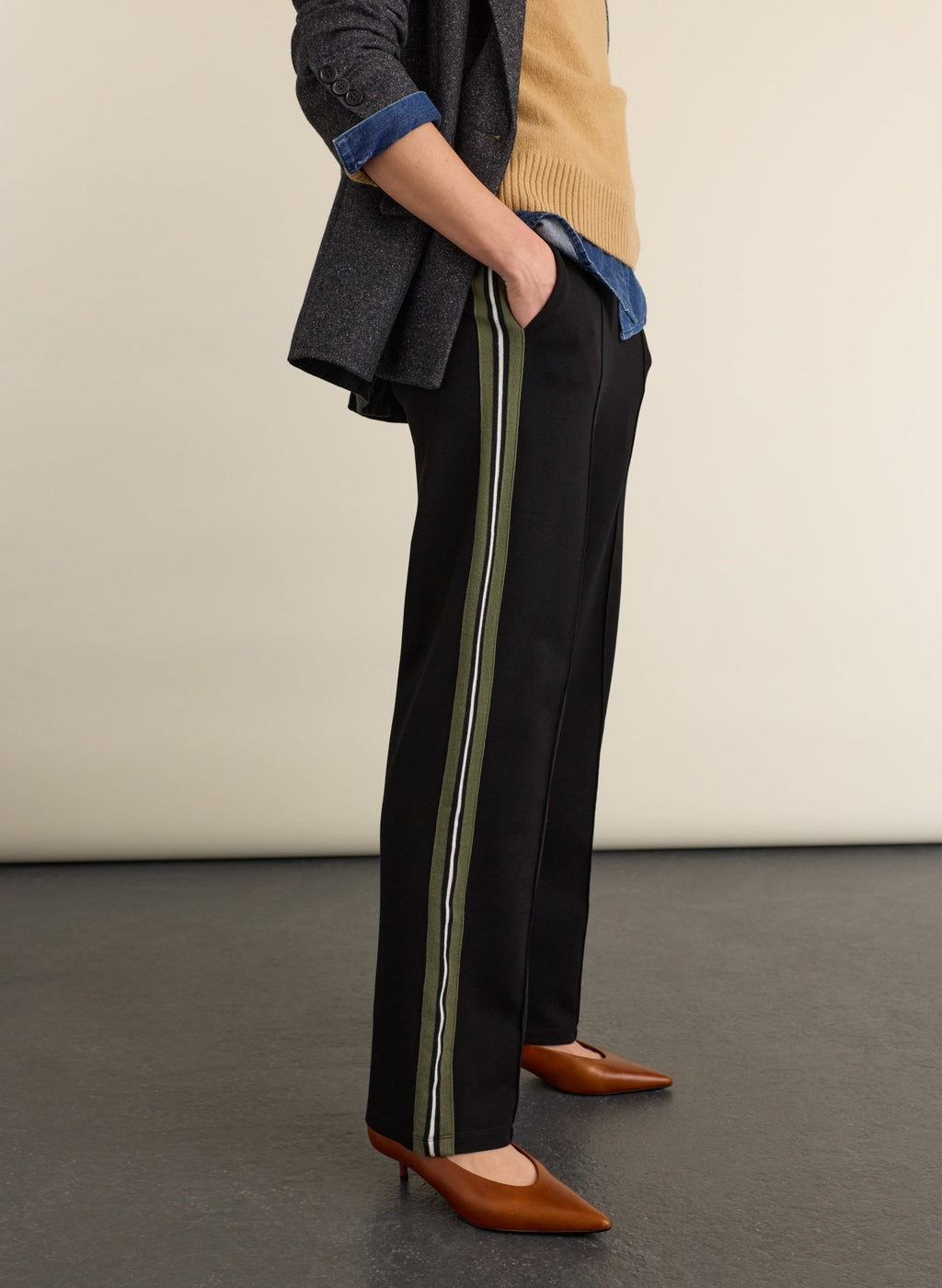 Marjorie Side Stripe Ponte Trousers - Caviar Black & Khaki Baukjen