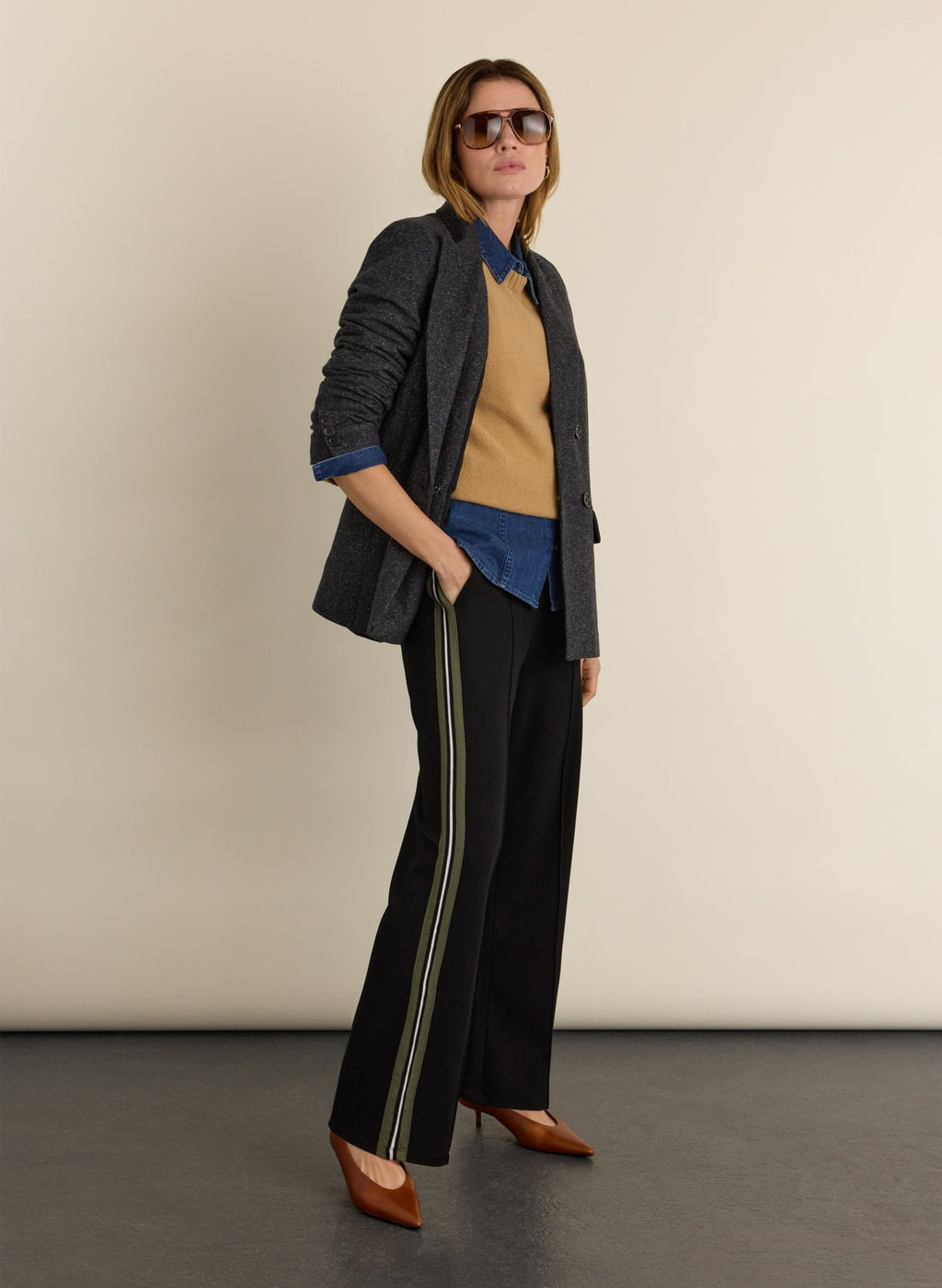 Marjorie Side Stripe Ponte Trousers - Caviar Black & Khaki Baukjen
