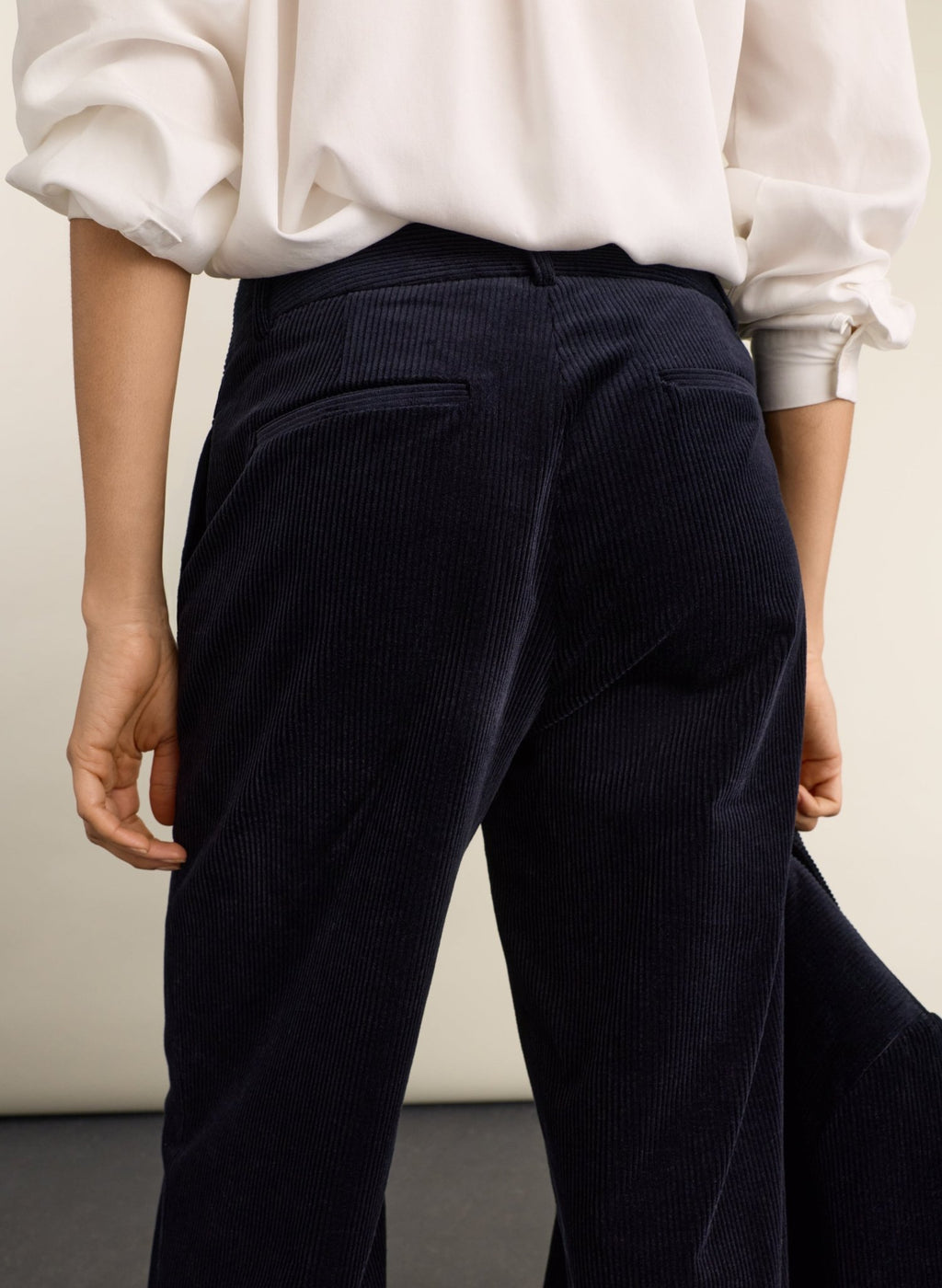 Melis Organic Cotton Corduroy Wide Leg Trousers - Classic Navy Baukjen