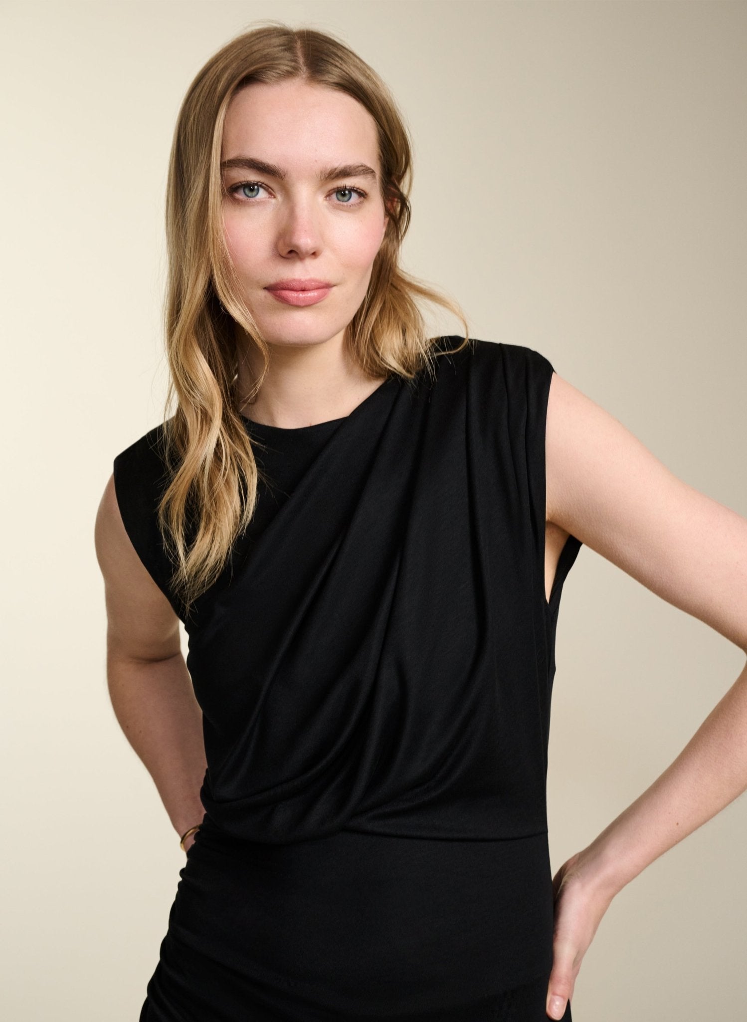 Michaela Dress with TENCEL™ - Caviar Black Baukjen