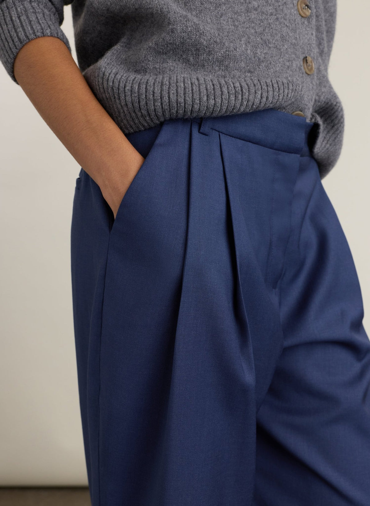 Mika Cool Wool Wide Leg Trousers - French Navy Baukjen