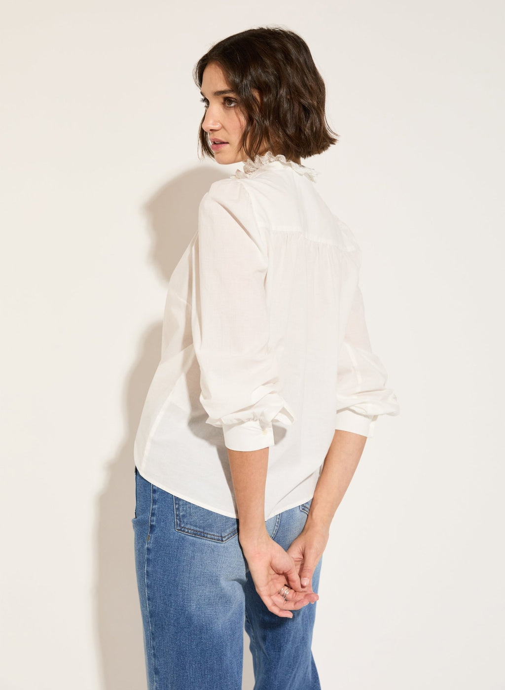 Milla Organic Cotton Broderie Detail Blouse - Soft White Baukjen
