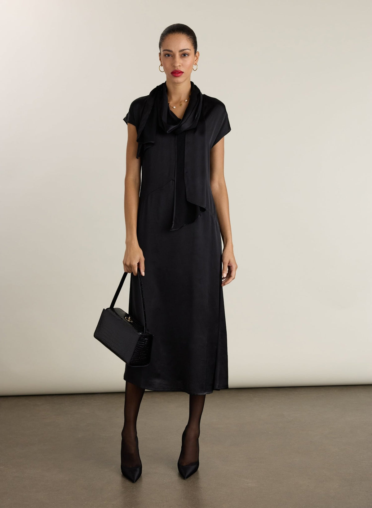 Mishka Satin Dress - Black Baukjen