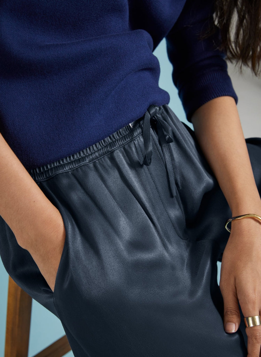 Monica Satin Wide Leg Trousers - Classic Navy Baukjen