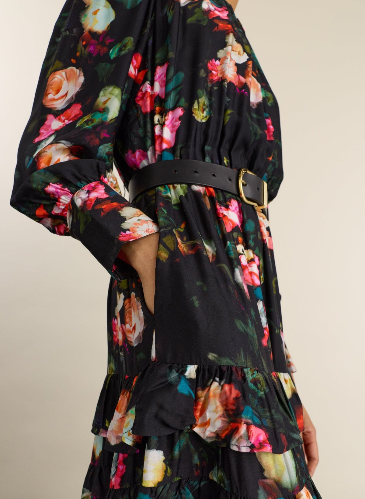 Natasha Printed Maxi Dress - Black Bouquet Baukjen