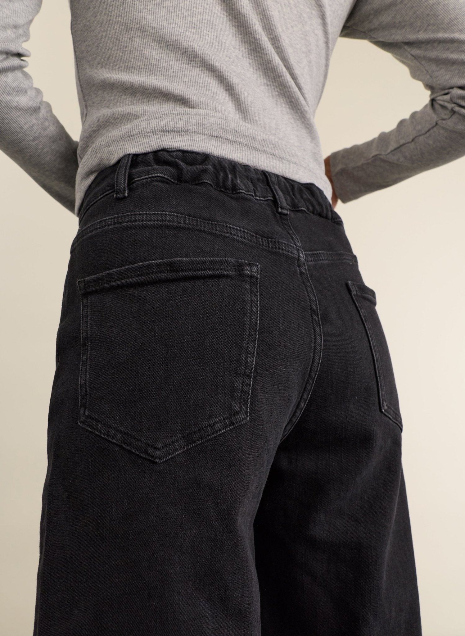 Nixi Organic Cotton Stretch Denim Barrel Jeans - Washed Black Baukjen