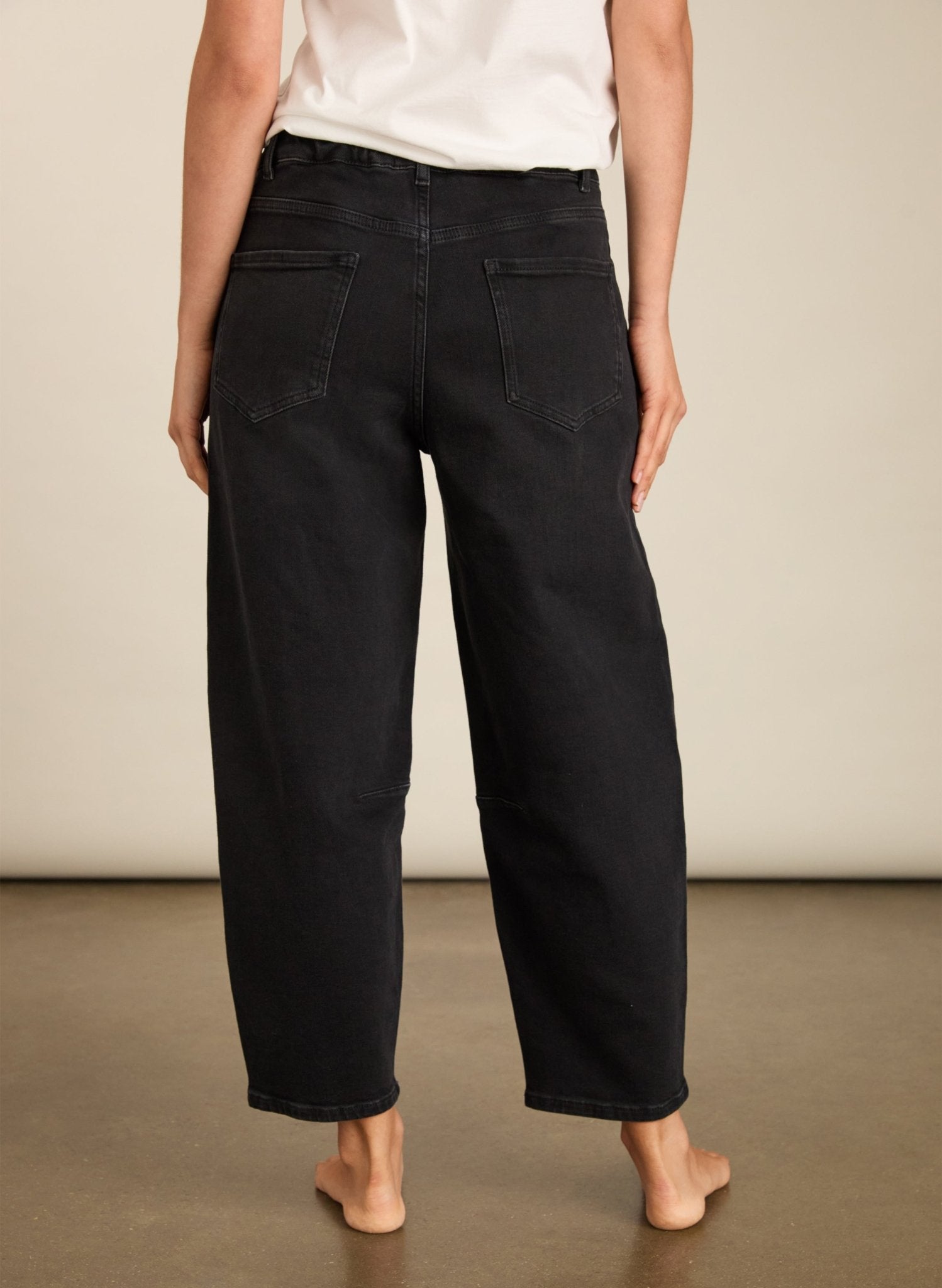 Nixi Organic Cotton Stretch Denim Barrel Jeans - Washed Black Baukjen