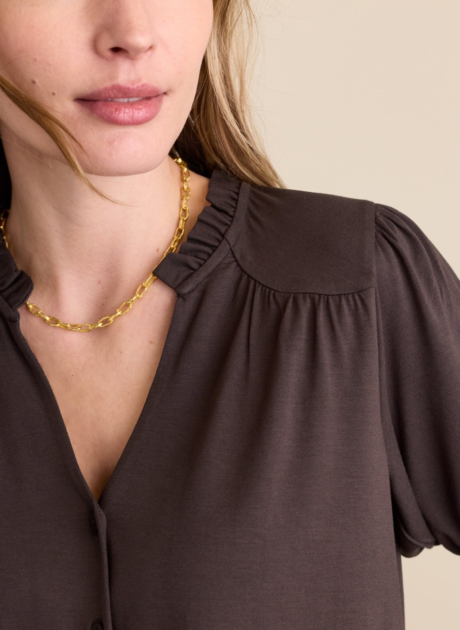 Noa Short Sleeve Blouse - Dark Chocolate Baukjen