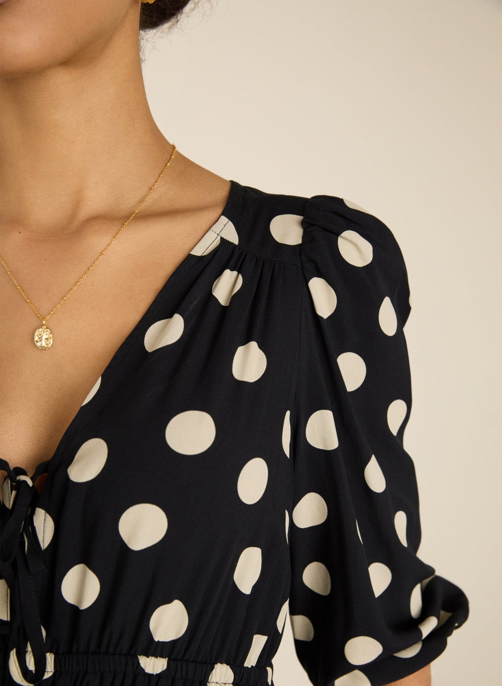 Olesia Printed Midi Dress - Black Polka Dot Print Baukjen