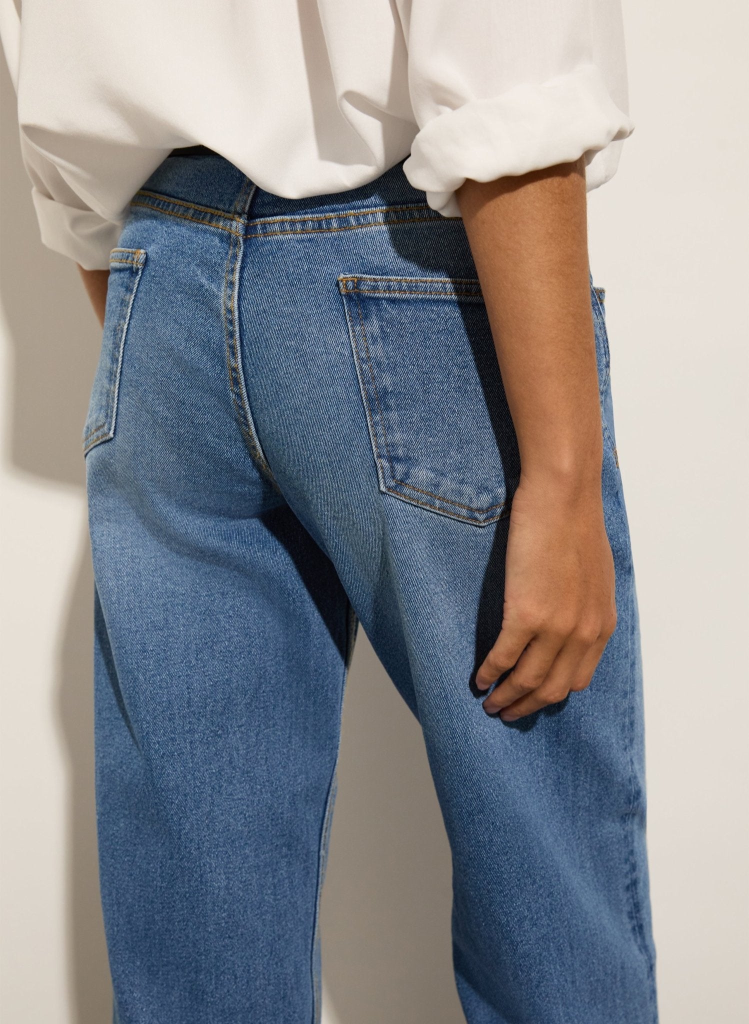 Organic Stretch Cotton Wide Leg Slouch Jeans - Mid Indigo Baukjen