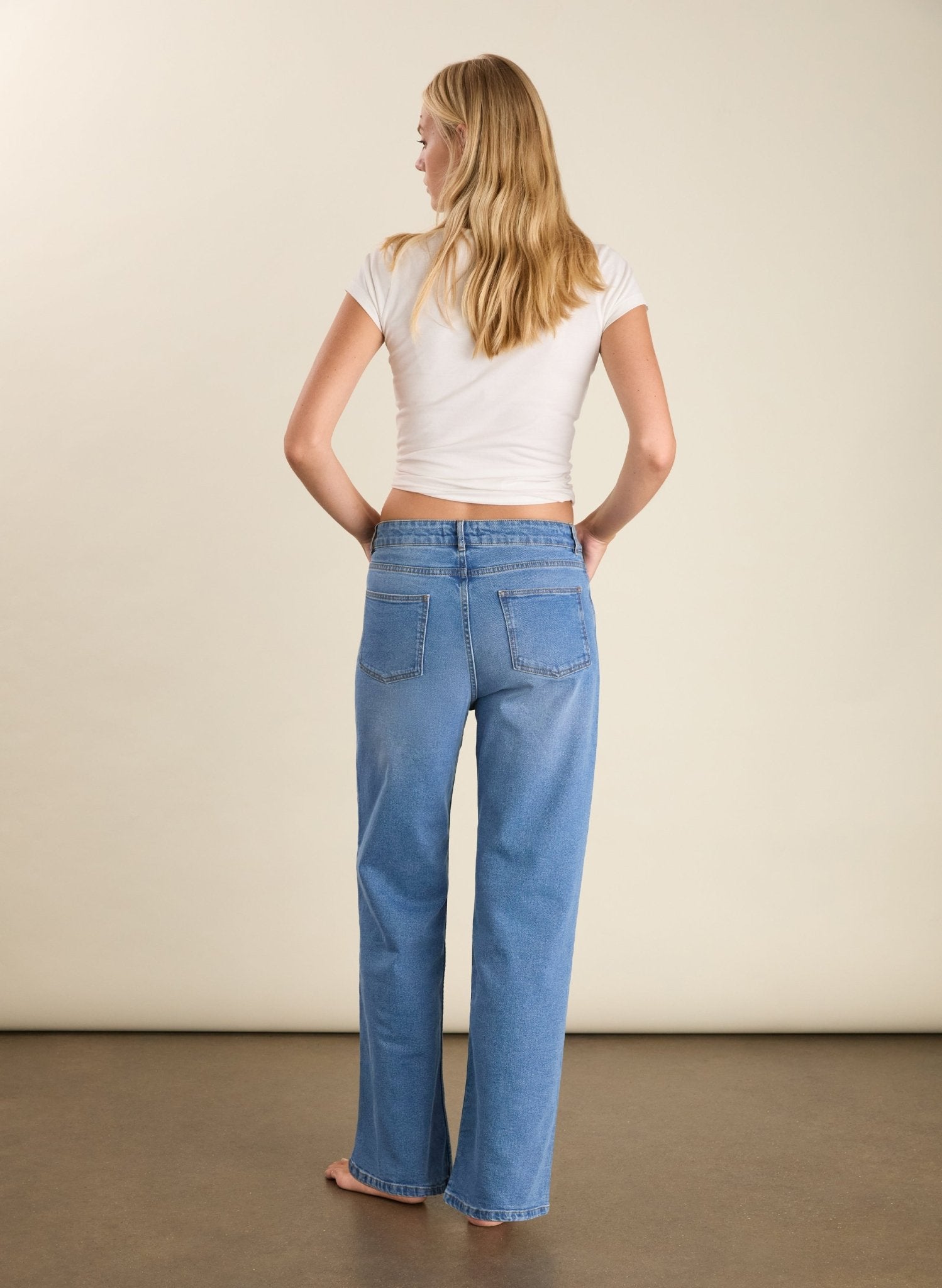 Organic Stretch Cotton Wide Leg Slouch Jeans - Mid Indigo Baukjen