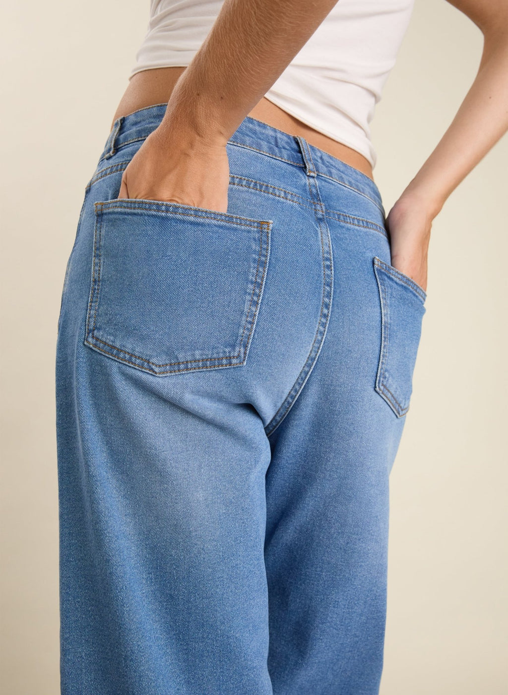 Organic Stretch Cotton Wide Leg Slouch Jeans - Mid Indigo Baukjen