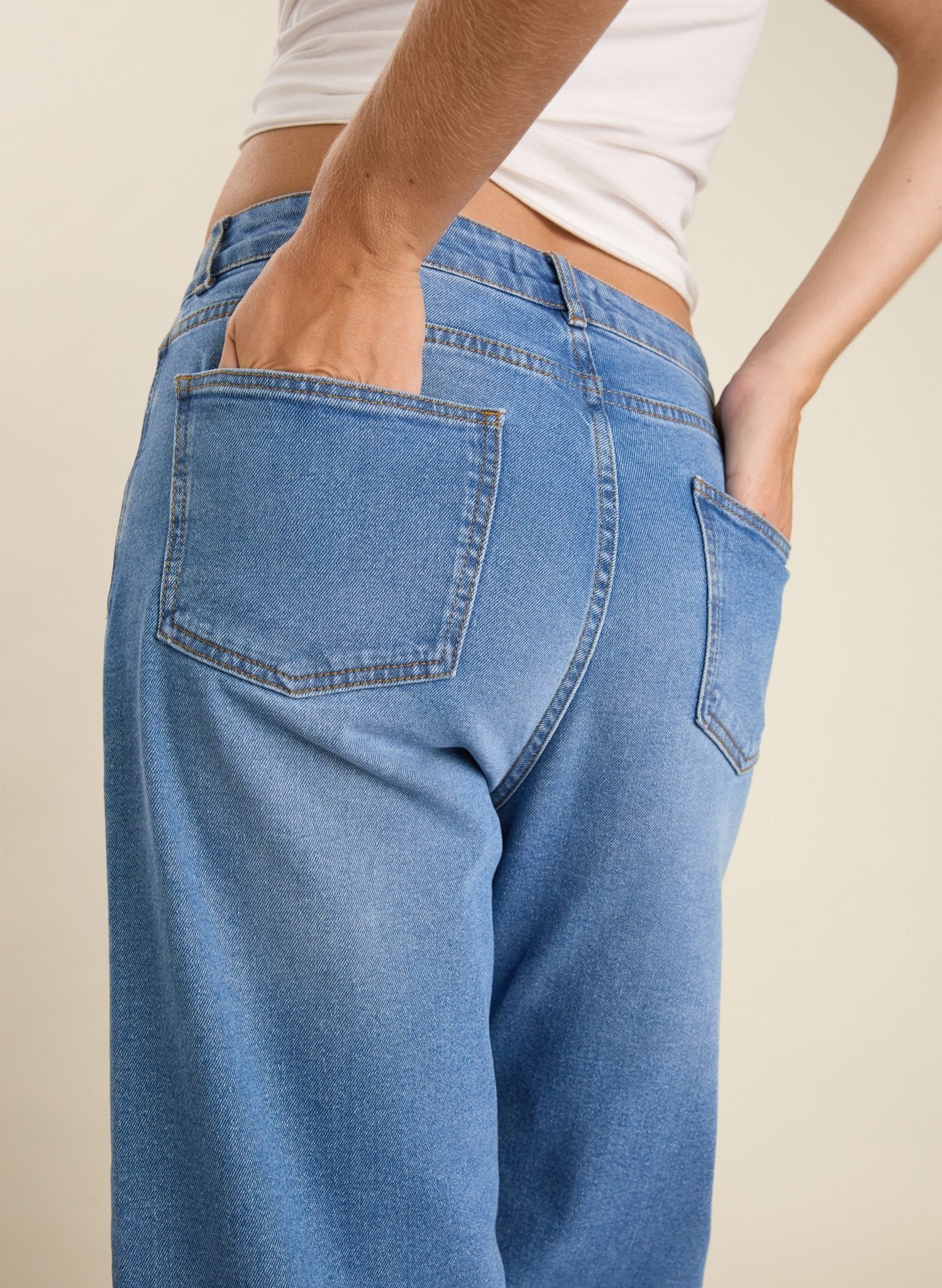 Organic Stretch Cotton Wide Leg Slouch Jeans - Mid Indigo Baukjen