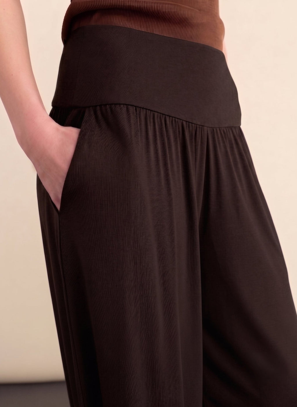 Otis Jersey Balloon Trousers - Dark Chocolate Baukjen