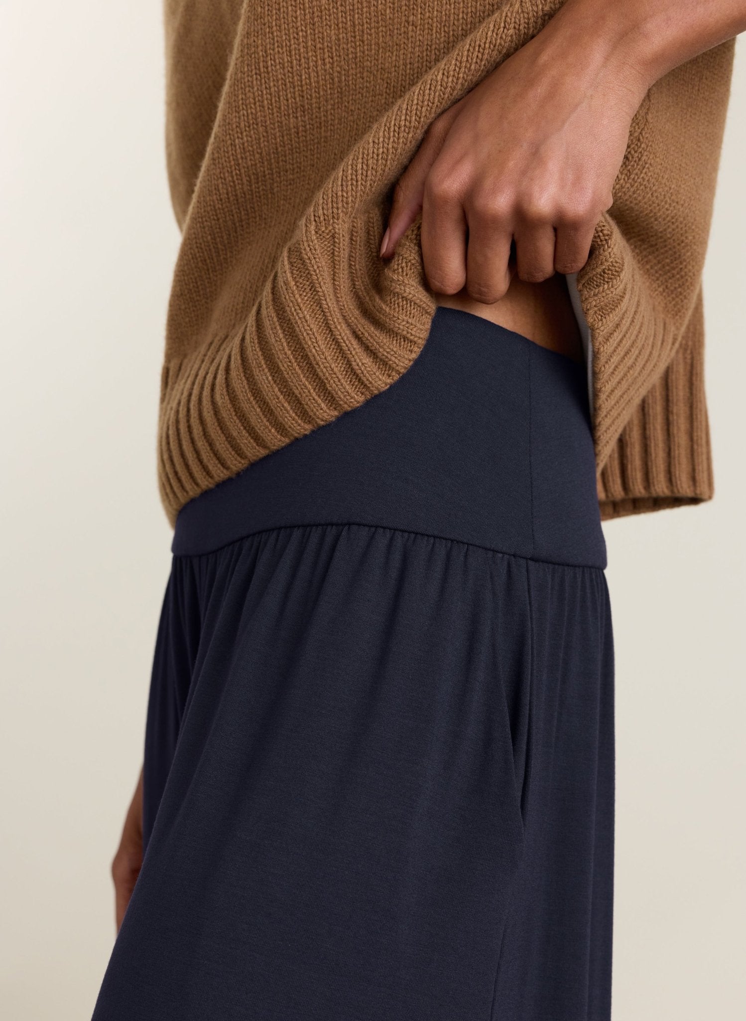 Otis Jersey Balloon Trousers - Navy Baukjen