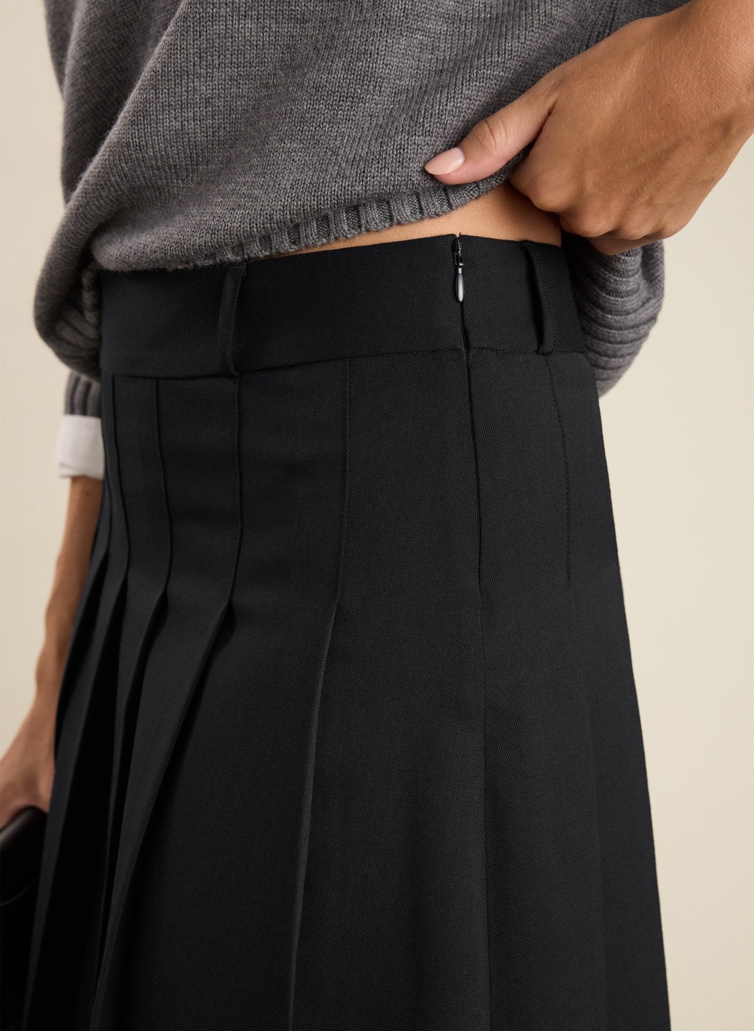 Pam Wool Blend Pleated Midi Skirt - Caviar Black Baukjen