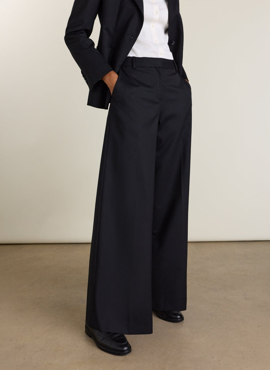 Petite Anna Wide Leg Trousers - Black Baukjen