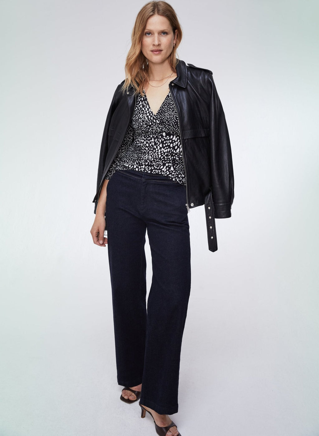 Raya Top with Lenzing™ Ecovero™ - Black Texture Spot Baukjen