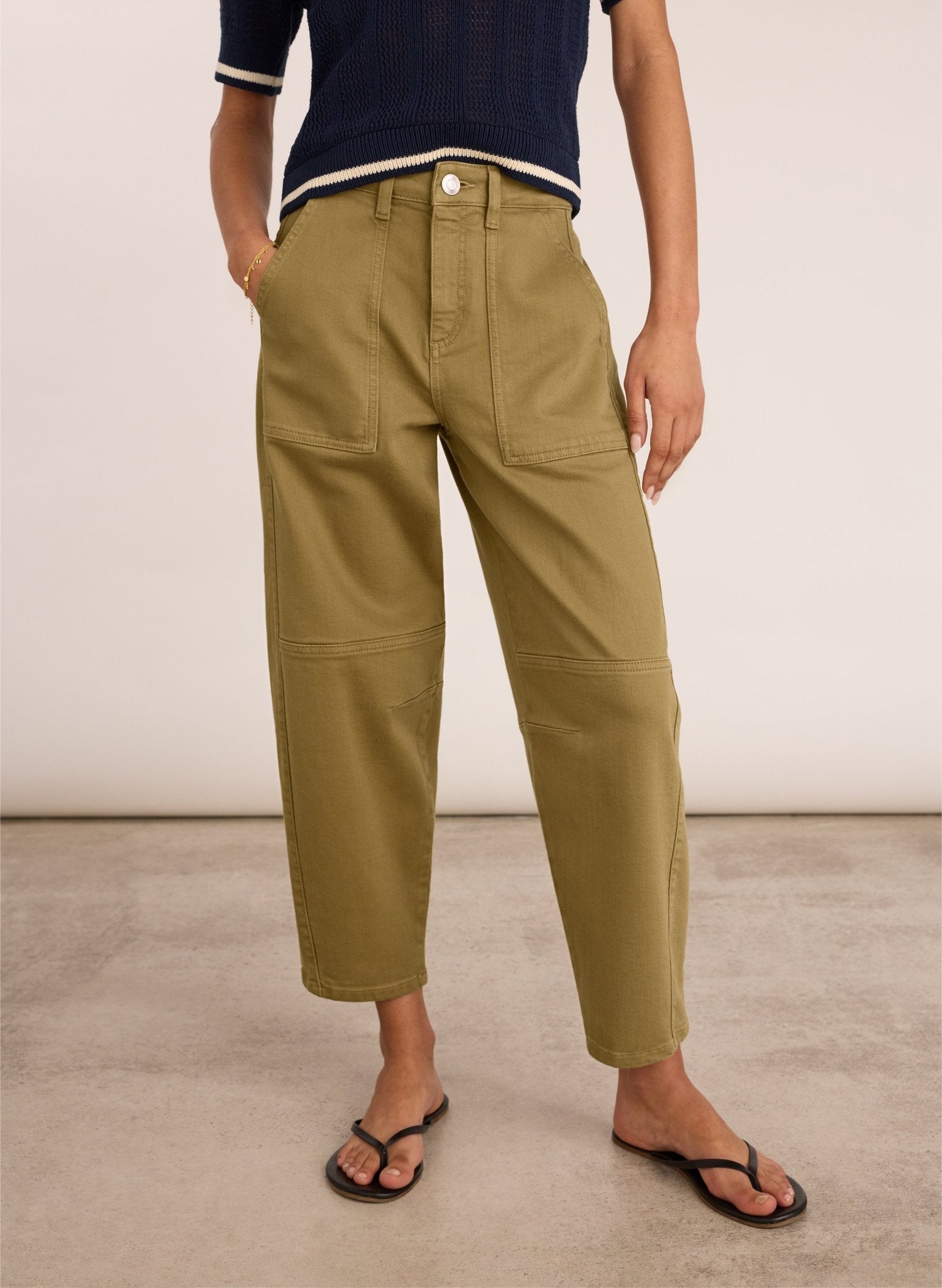 Reece Organic Cotton Stretch Barrel Leg Cargo Jeans - Taupe Baukjen