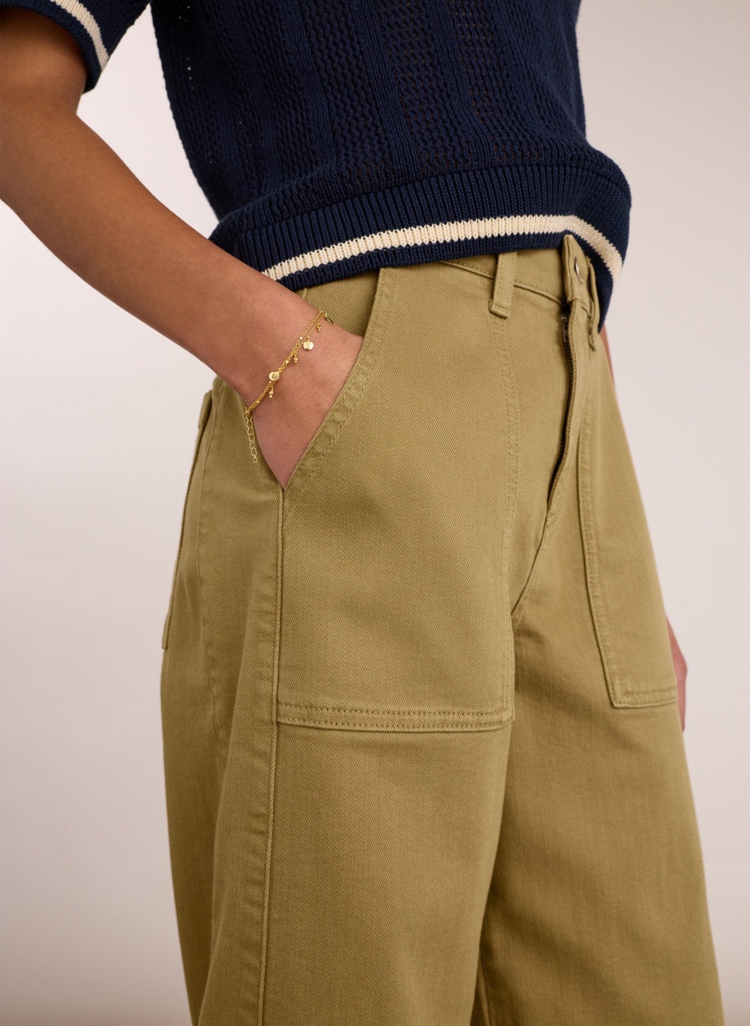 Reece Organic Cotton Stretch Barrel Leg Cargo Jeans - Taupe Baukjen