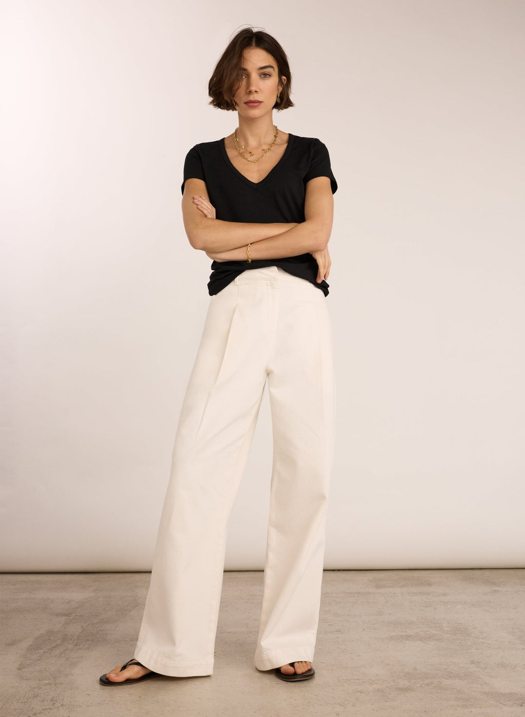 Riley Organic Cotton V - Neck Slim Tee - Caviar Black Baukjen