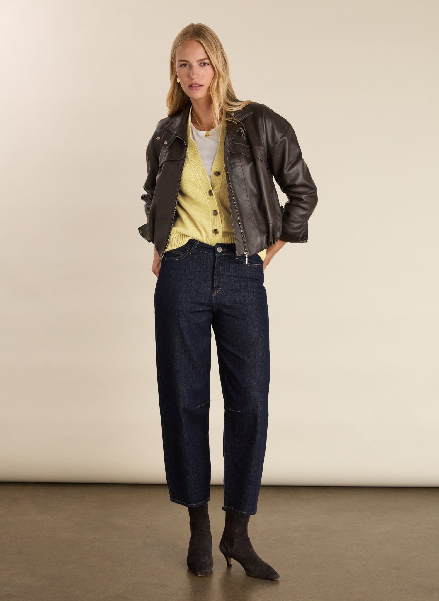 Ruth Wool with Cashmere V - Neck Cardigan - Butter Yellow Baukjen