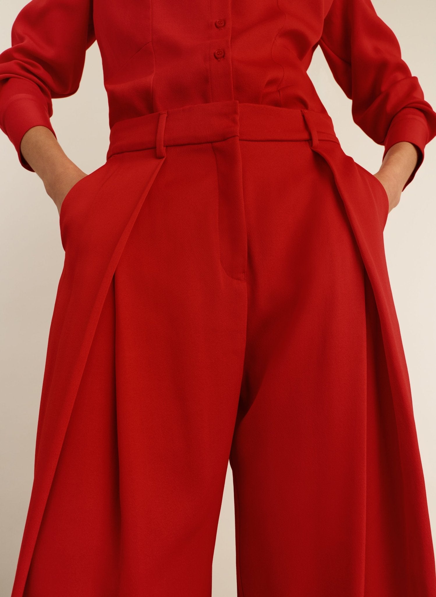 Safie Palazzo Sateen Trousers - Crimson Red Baukjen