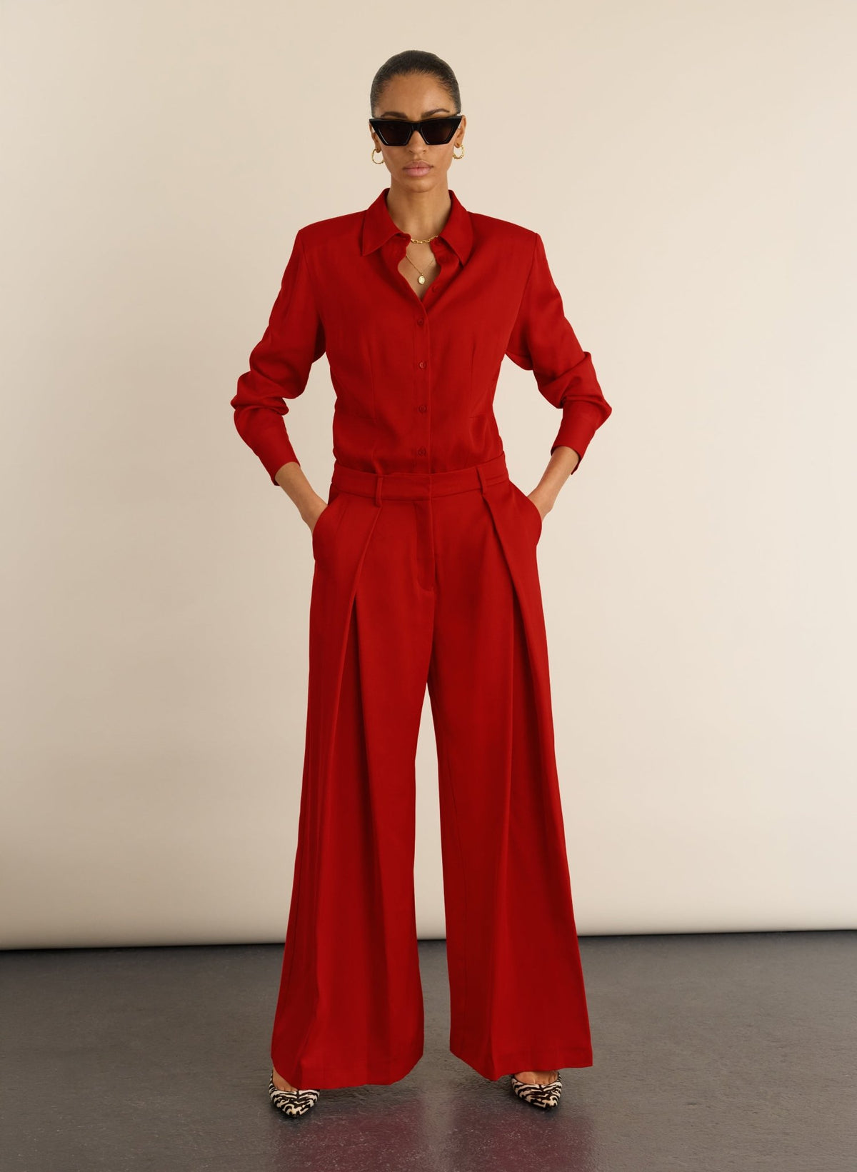 Safie Palazzo Sateen Trousers - Crimson Red Baukjen