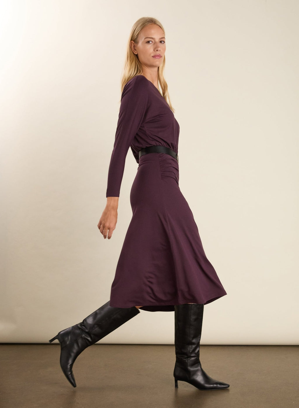 Sarah Jersey Midi Dress - Plum Baukjen
