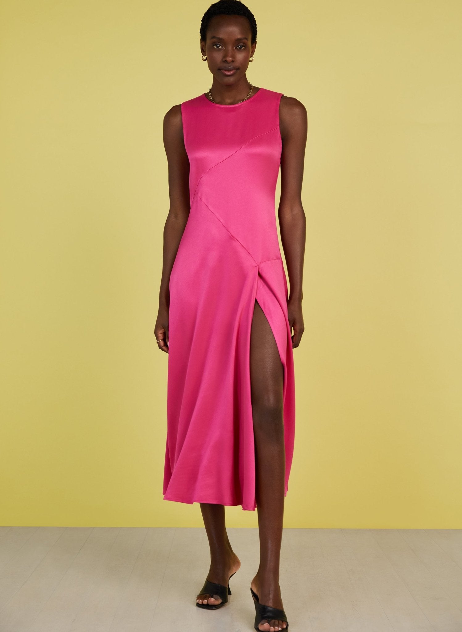 Soleil Ecojilin Dress - Hyper Pink Baukjen