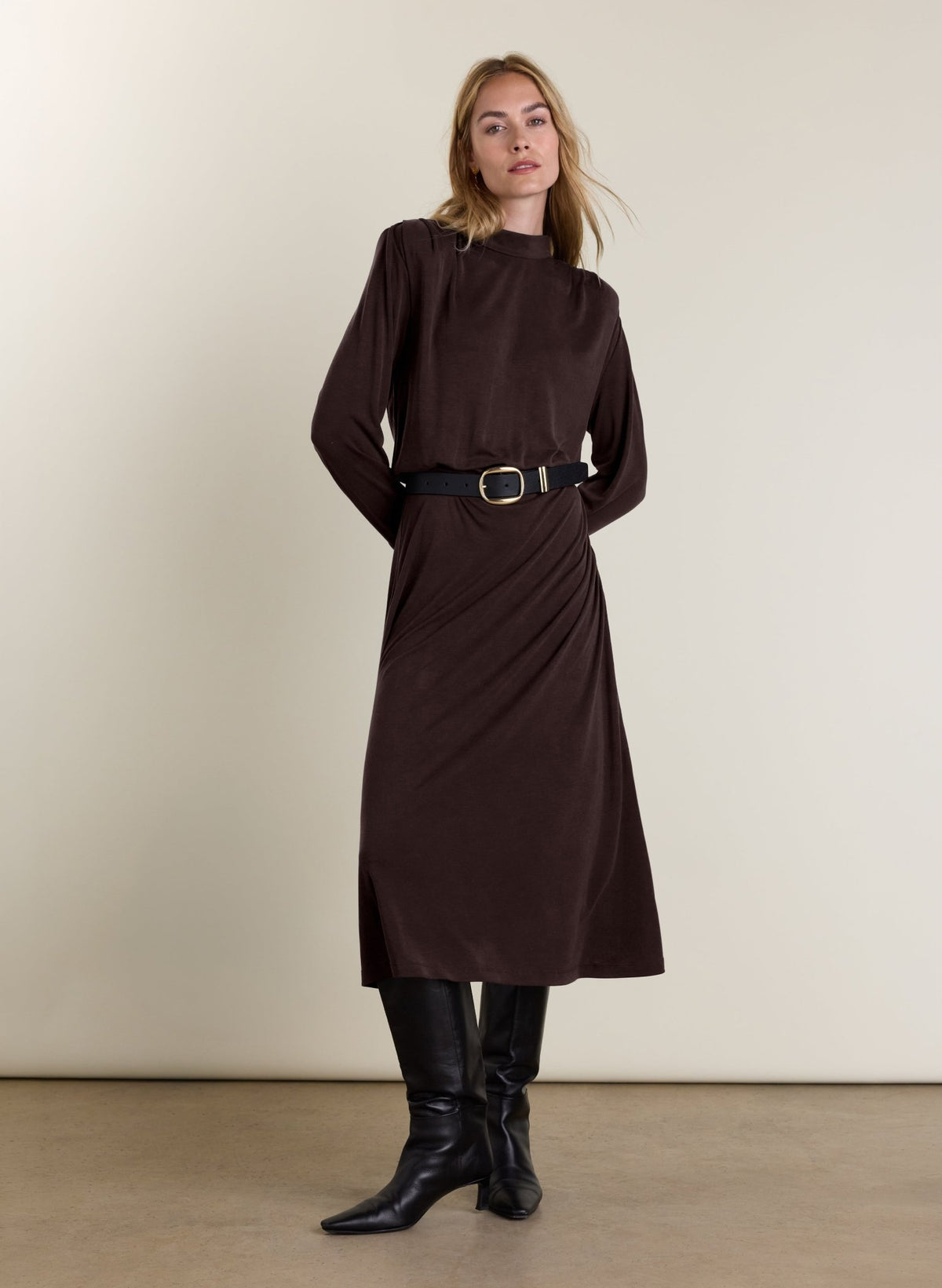 Suki Strong Shoulder Dress - Dark Chocolate Baukjen