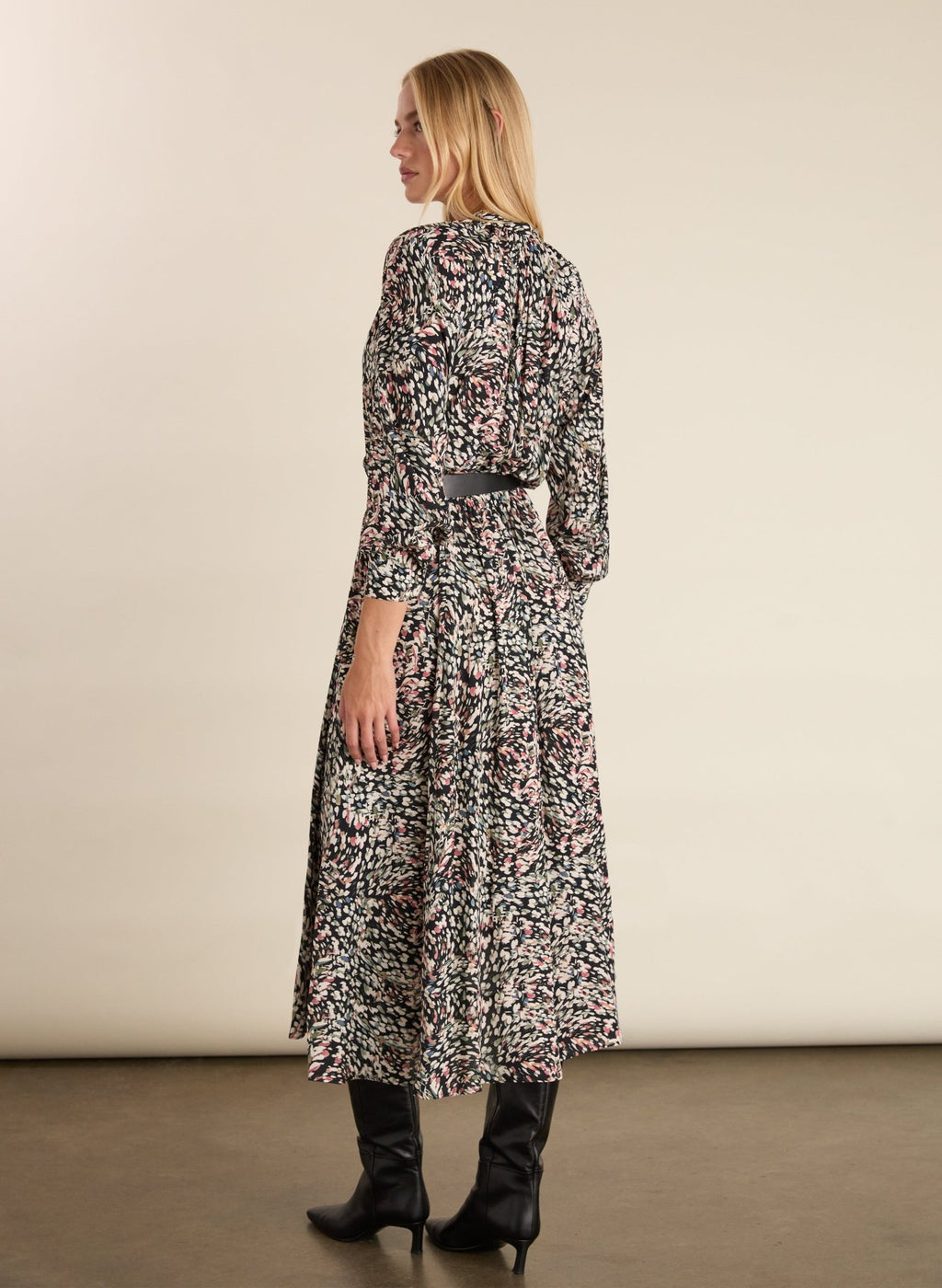 Susannah Printed Midi Dress - Black Whirlpool Baukjen