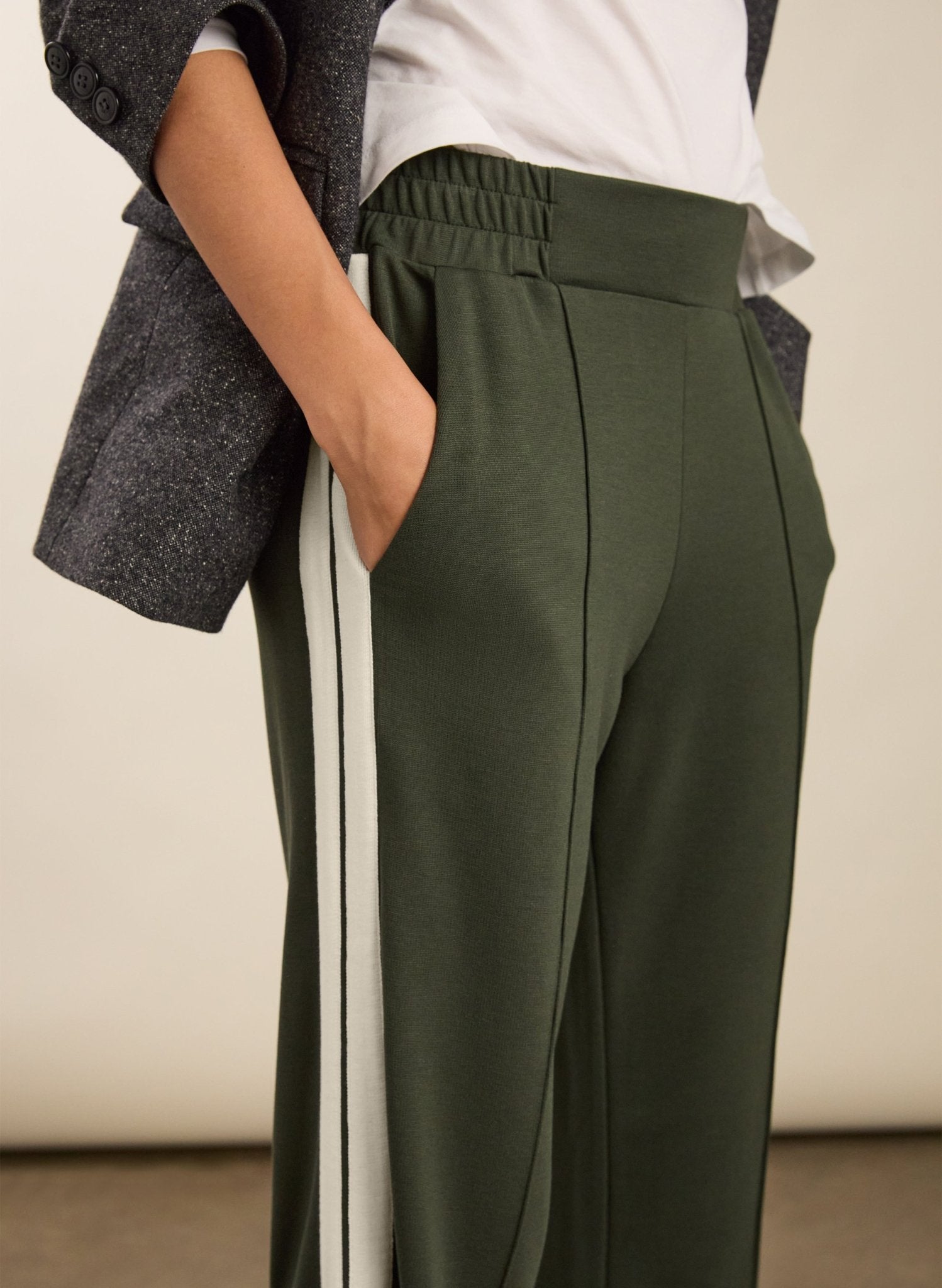 Tippi 2.0 Side Stripe Trousers - Deep Khaki & Cream Stripe Baukjen
