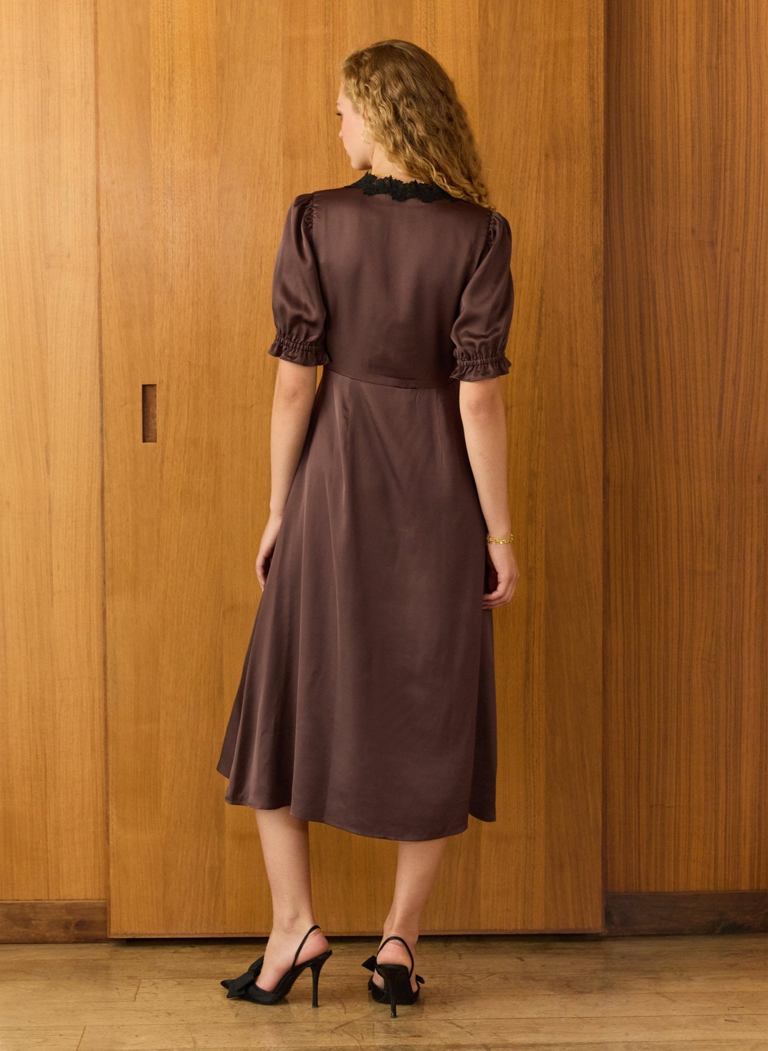 Valleta Satin Lace Trim Midi Dress - Dark Chocolate Baukjen