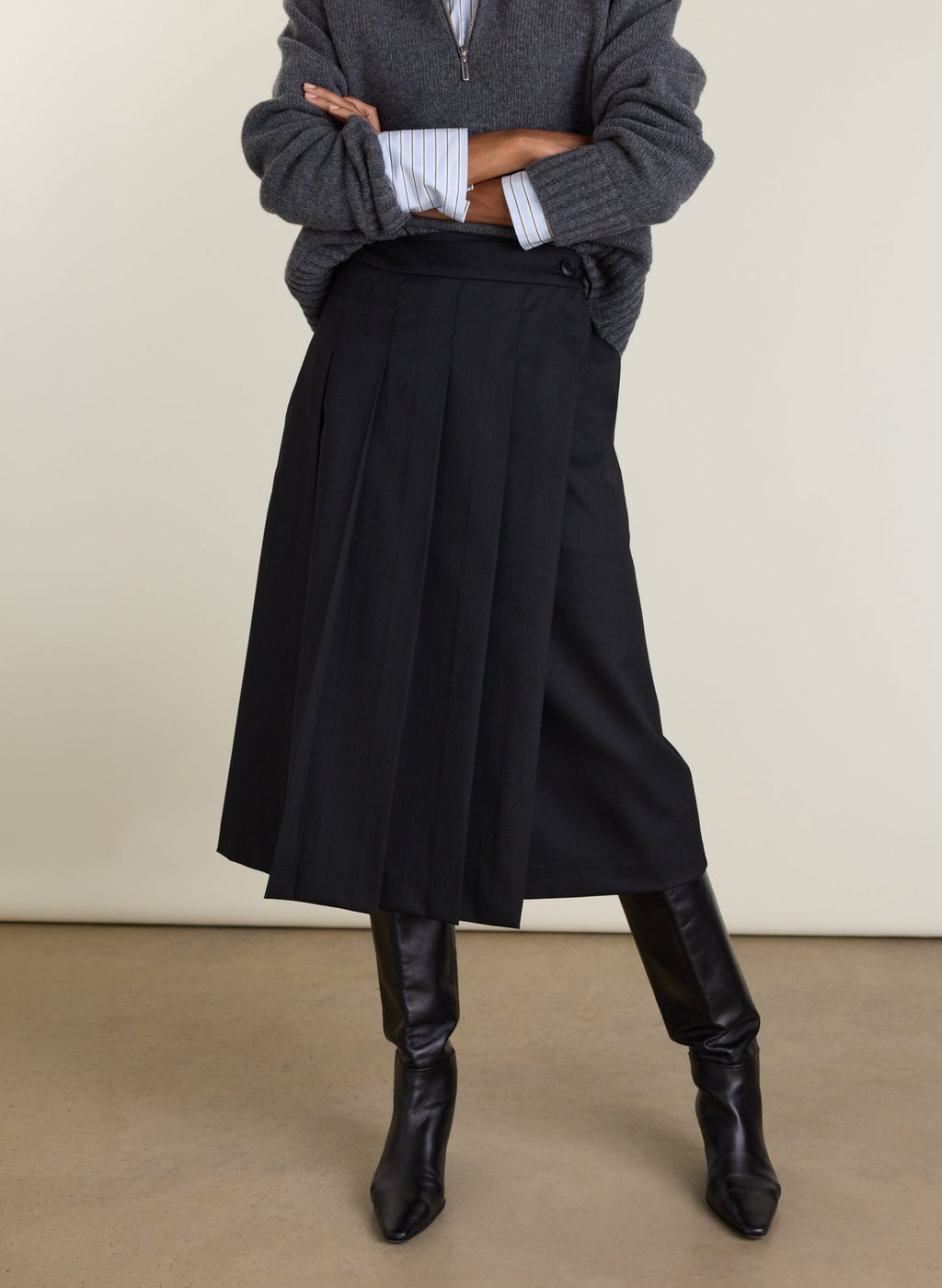 Vicky Pleated Wrap Skirt - Black Baukjen