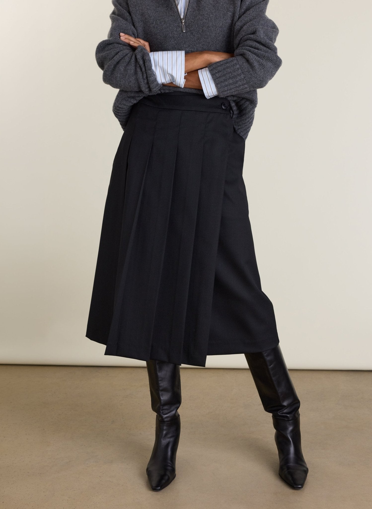 Vicky Pleated Wrap Skirt - Black Baukjen