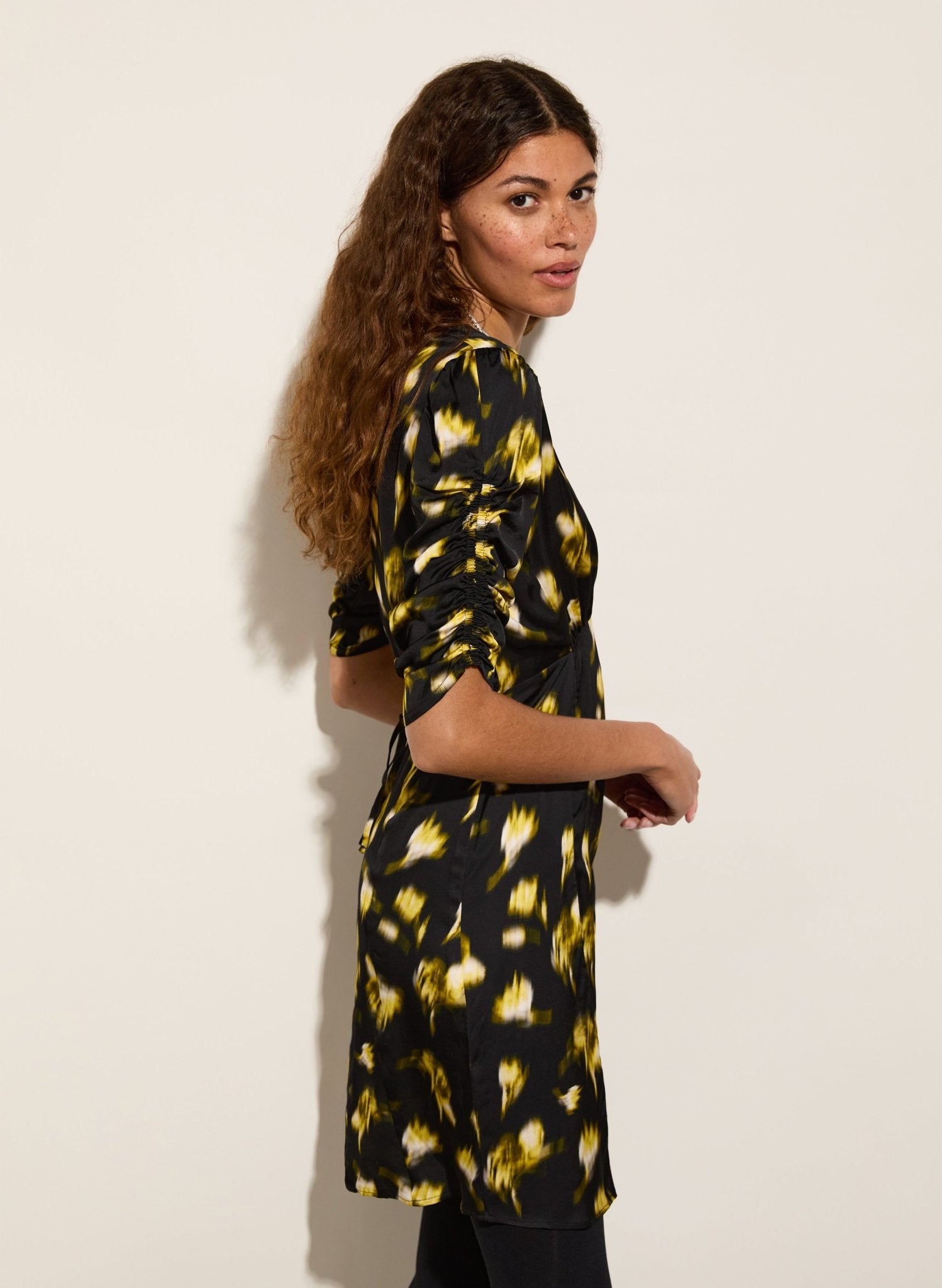 Winnie Dress - Black Blurred Floral Baukjen