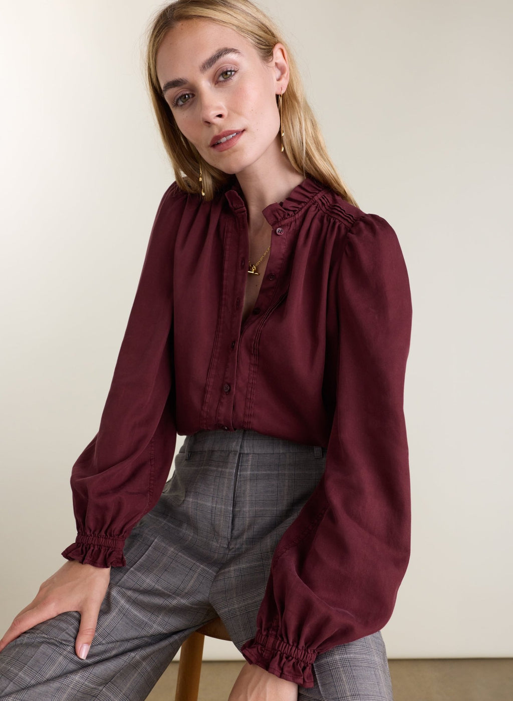 Zoe Frill Neck Blouse - Burgundy Baukjen